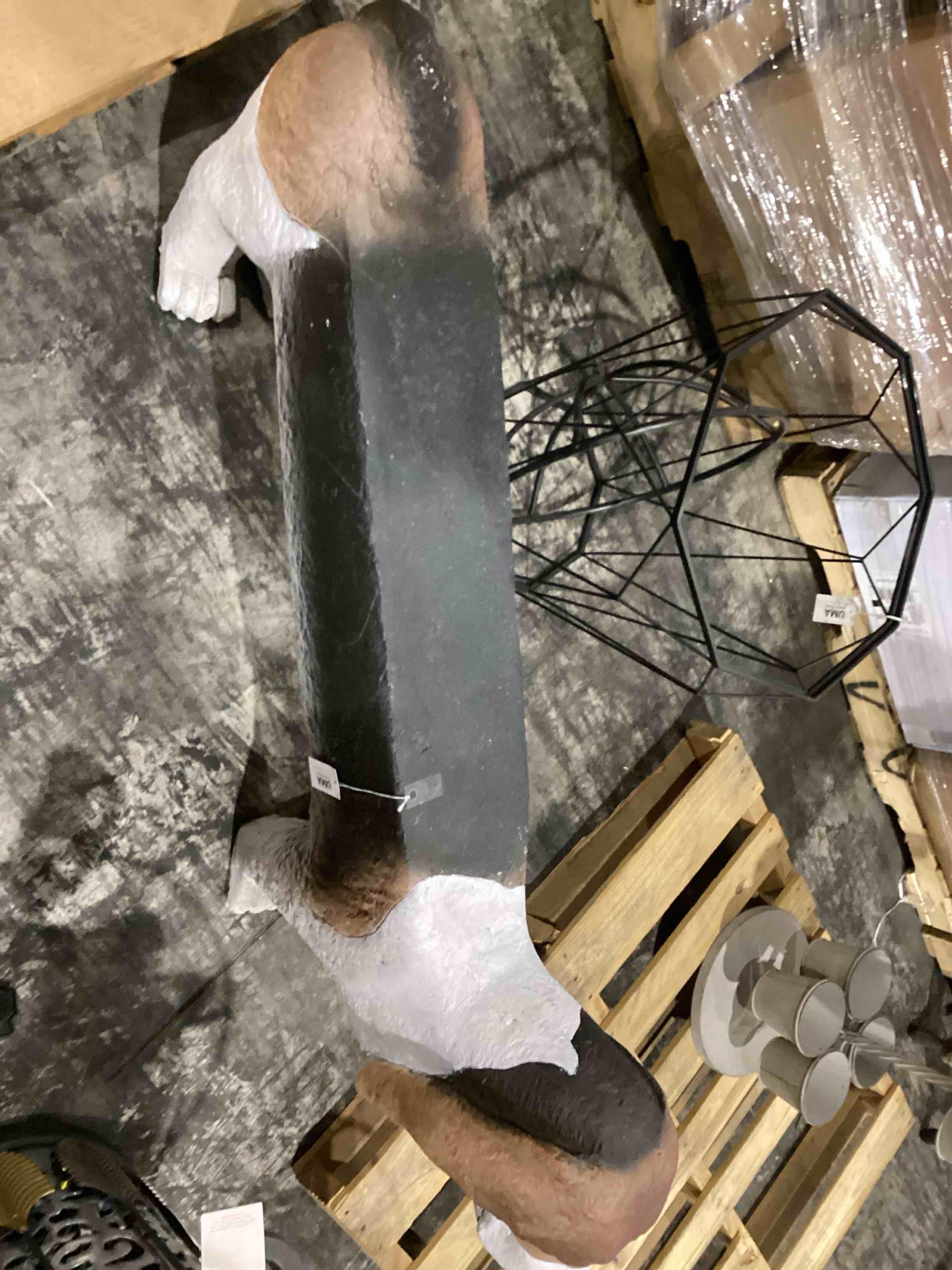 https://s3.amazonaws.com/lotting-images-prod/bidfta/PNK1921323_1753194787725.jpeg
