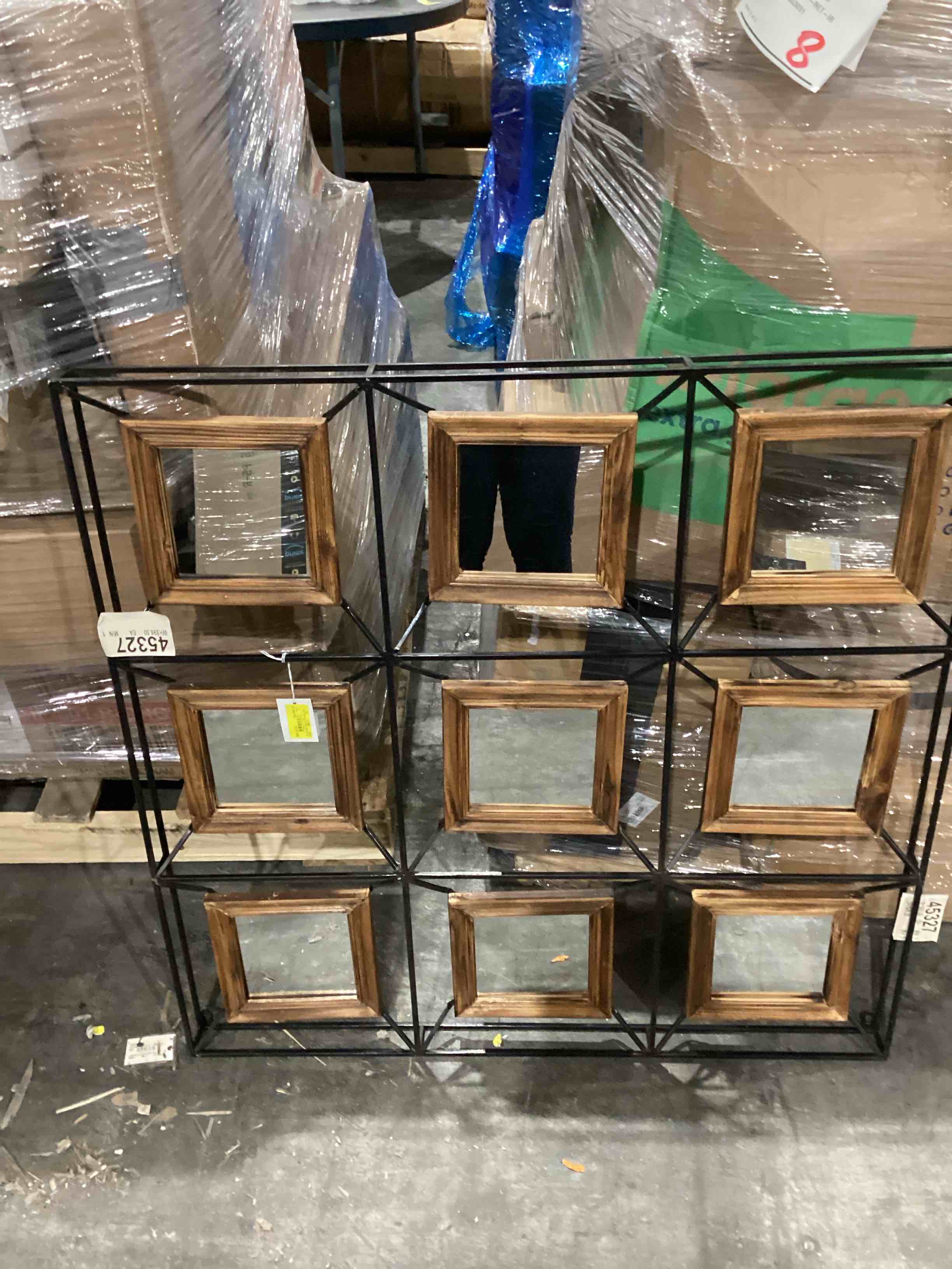https://s3.amazonaws.com/lotting-images-prod/bidfta/PNK1921672_1753205986057.jpeg