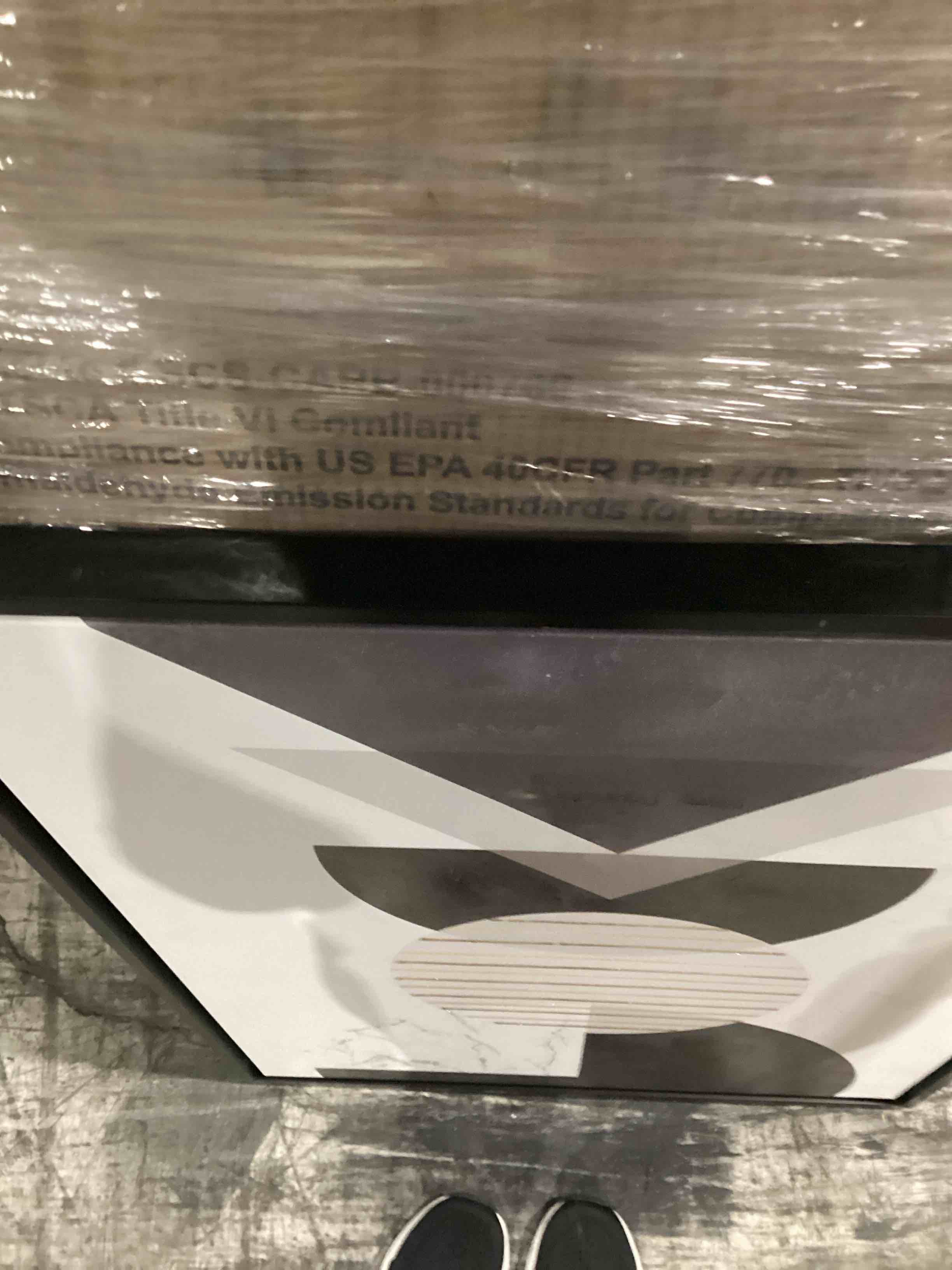 https://s3.amazonaws.com/lotting-images-prod/bidfta/PNK1921701_1753204240426.jpeg