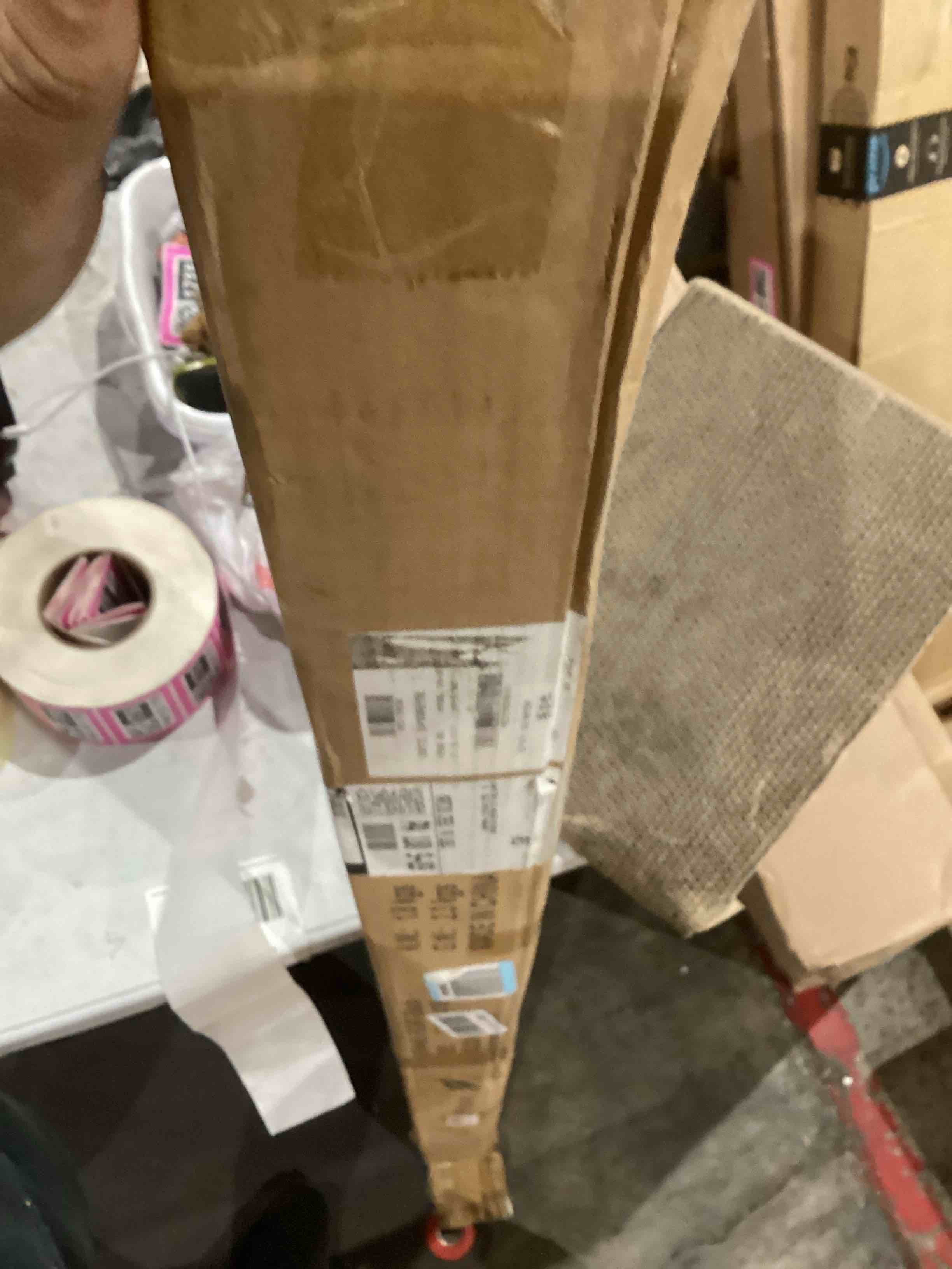 https://s3.amazonaws.com/lotting-images-prod/bidfta/PNK1921741_1753280055534.jpeg