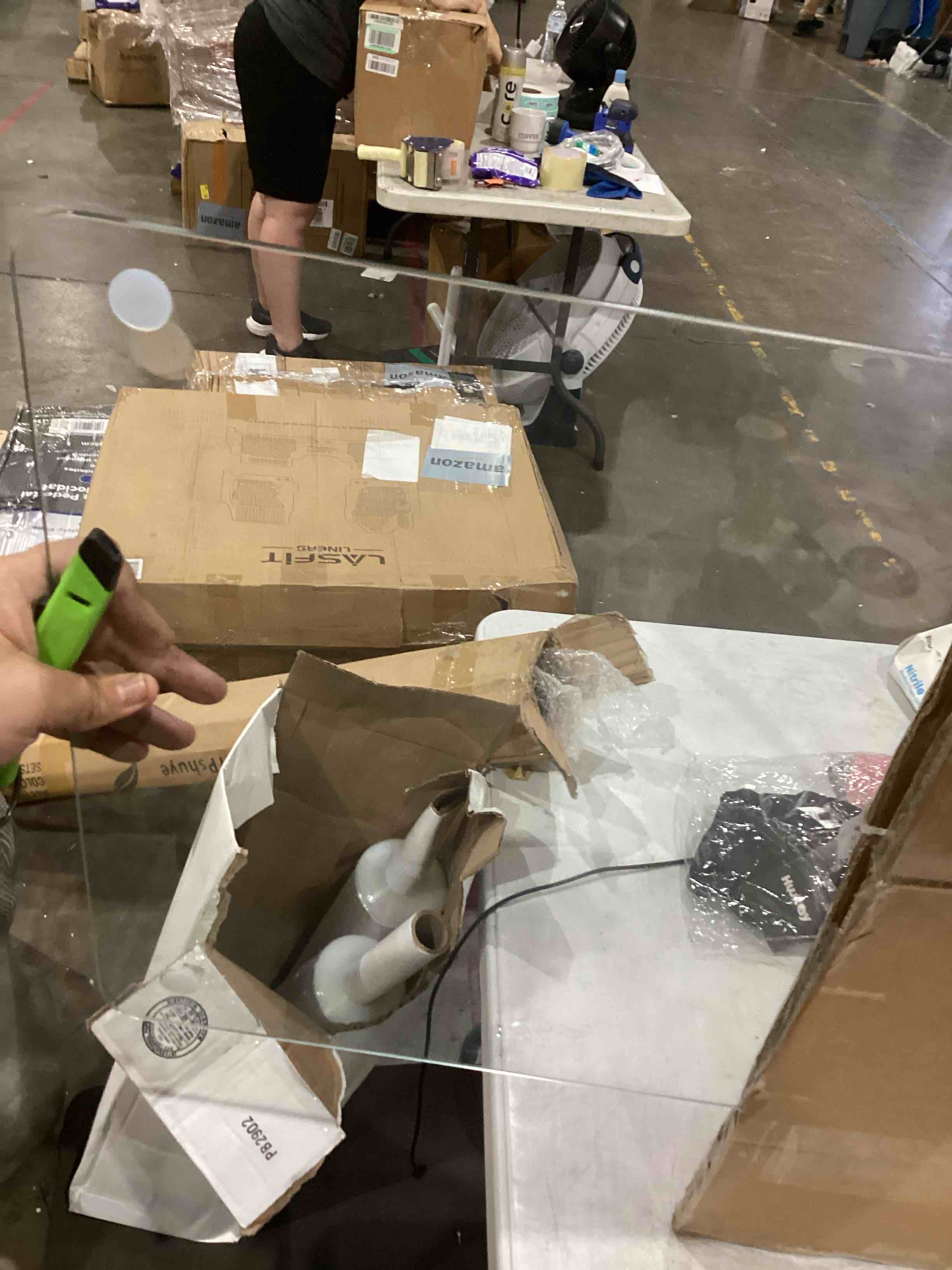 https://s3.amazonaws.com/lotting-images-prod/bidfta/PNK1921746_1753281579446.jpeg