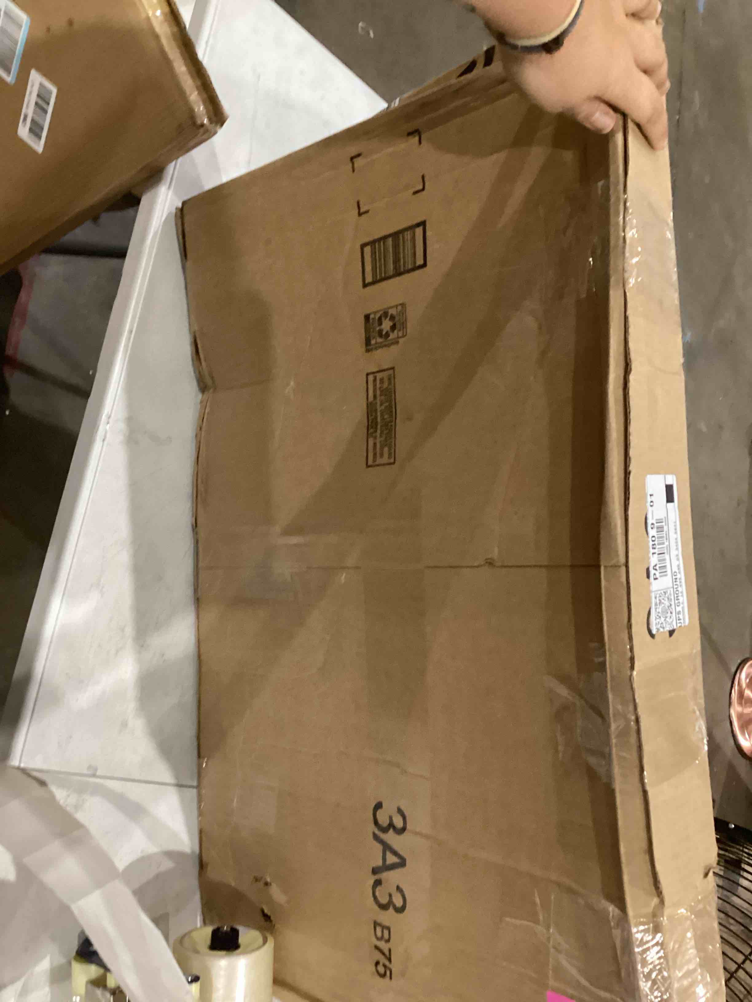 https://s3.amazonaws.com/lotting-images-prod/bidfta/PNK1921748_1753282255092.jpeg