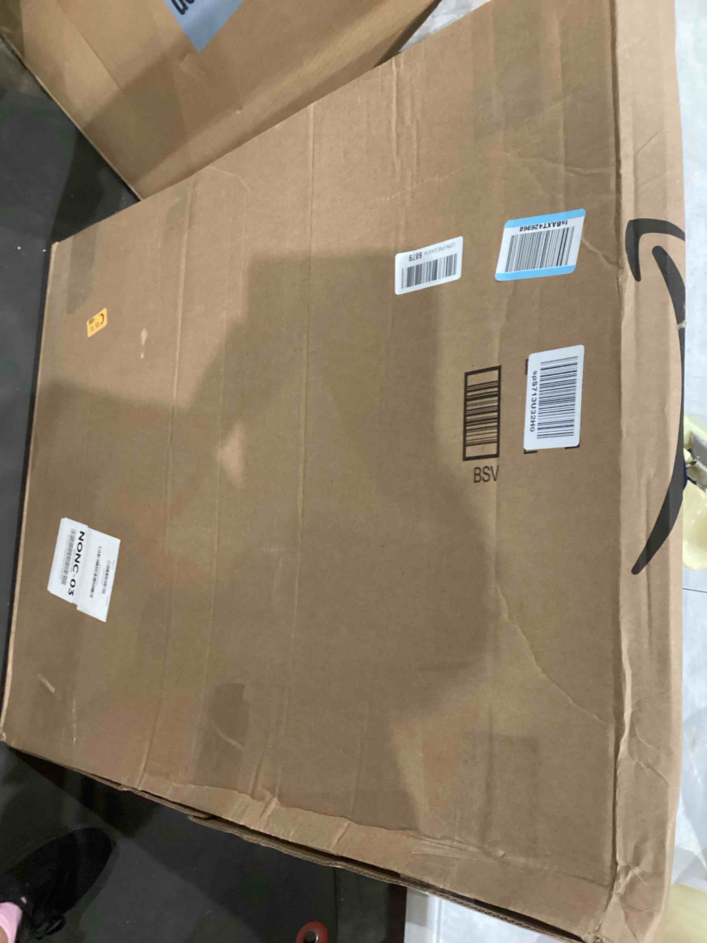 https://s3.amazonaws.com/lotting-images-prod/bidfta/PNK1921760_1753282742623.jpeg
