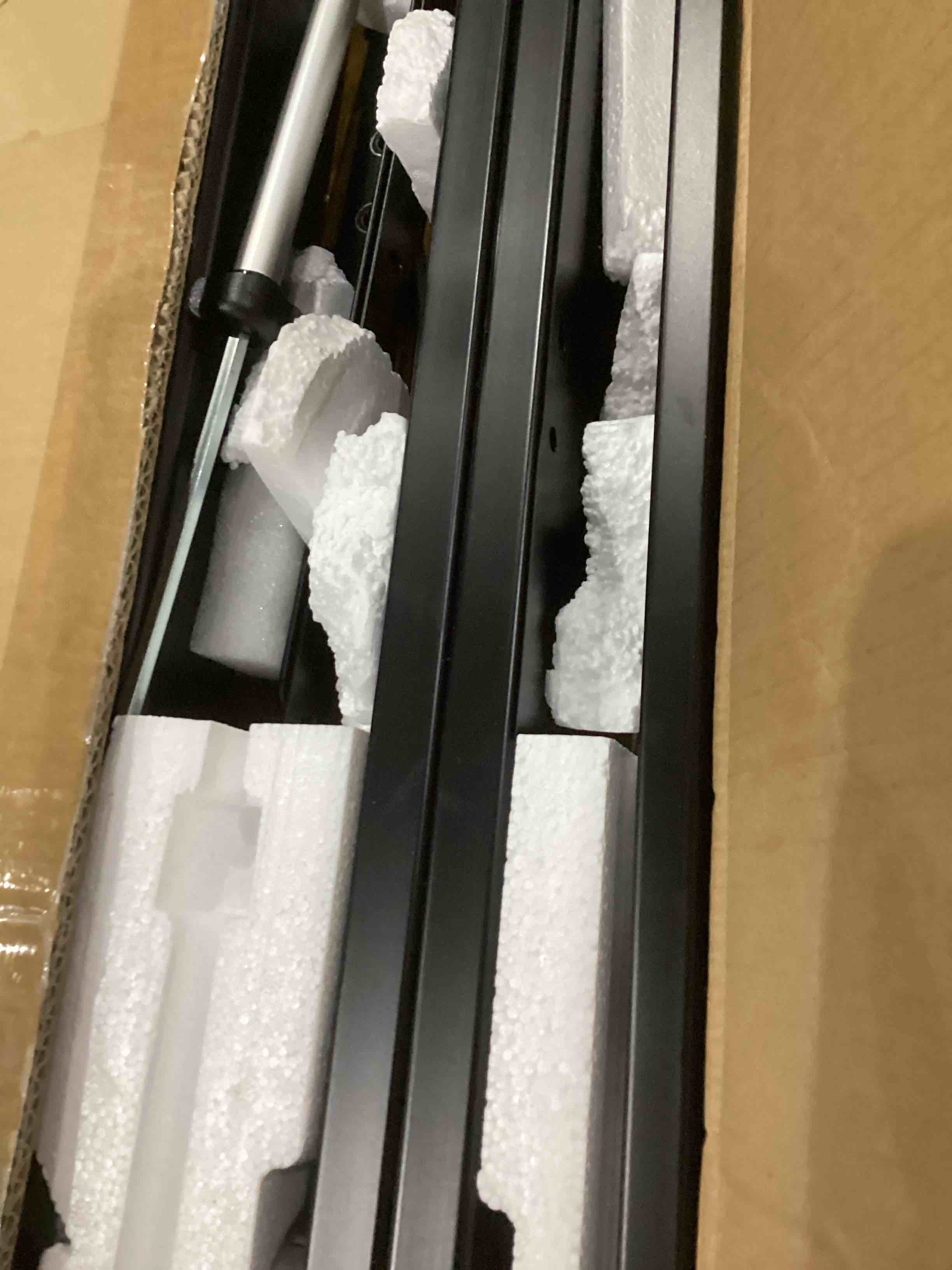 https://s3.amazonaws.com/lotting-images-prod/bidfta/PNK1921763_1753291056453.jpeg