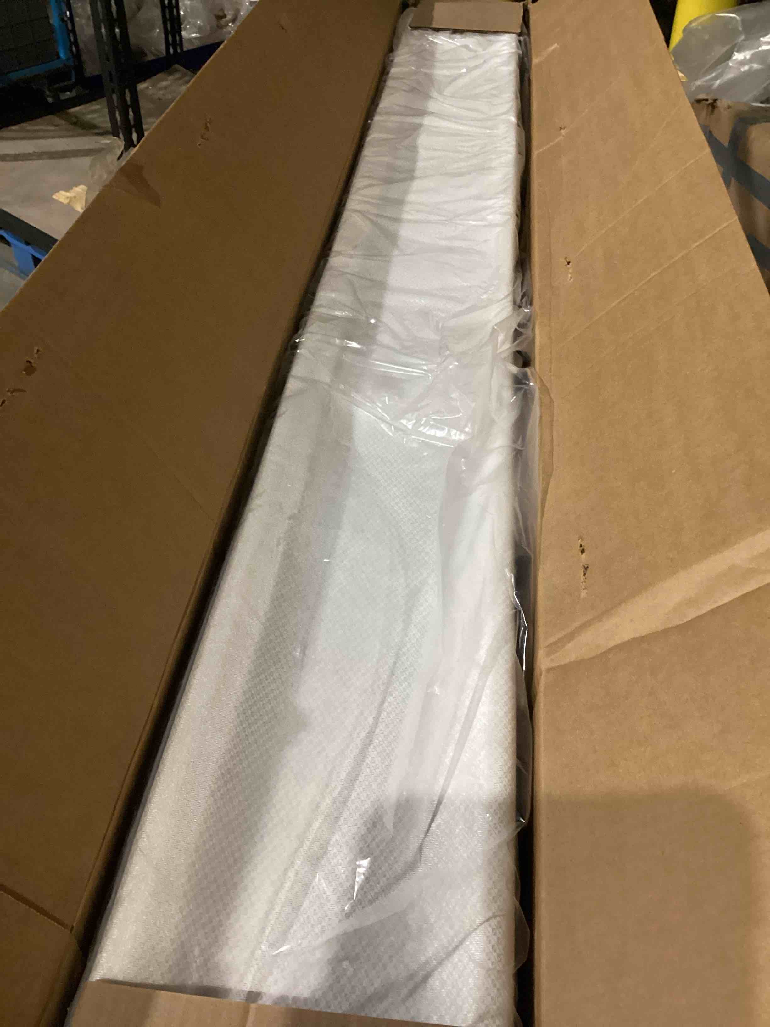 https://s3.amazonaws.com/lotting-images-prod/bidfta/PNK1922190_1758049311225.jpeg