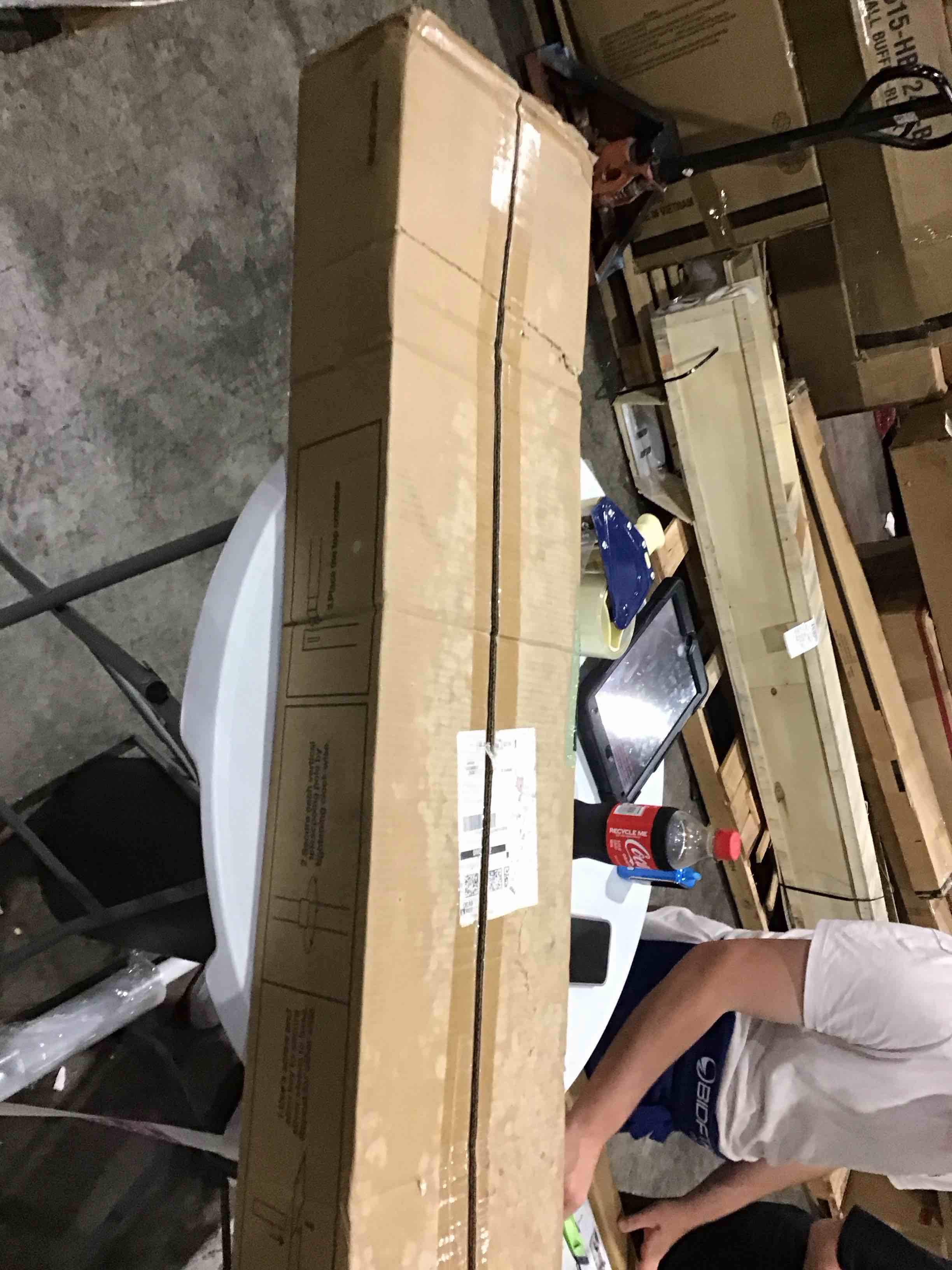 https://s3.amazonaws.com/lotting-images-prod/bidfta/PNK1924174_1746119139494.jpeg