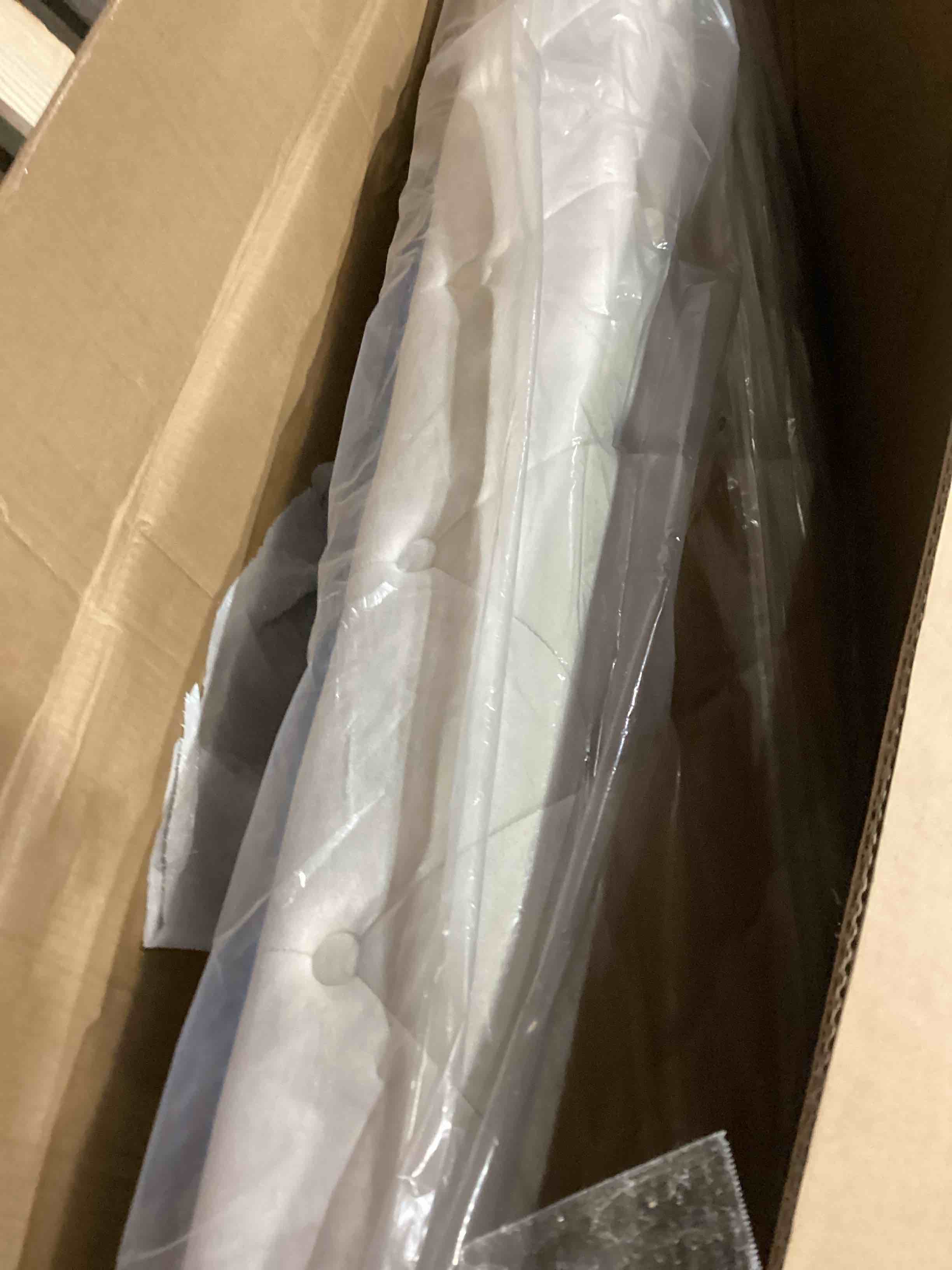 https://s3.amazonaws.com/lotting-images-prod/bidfta/PNK1924251_1746121037473.jpeg