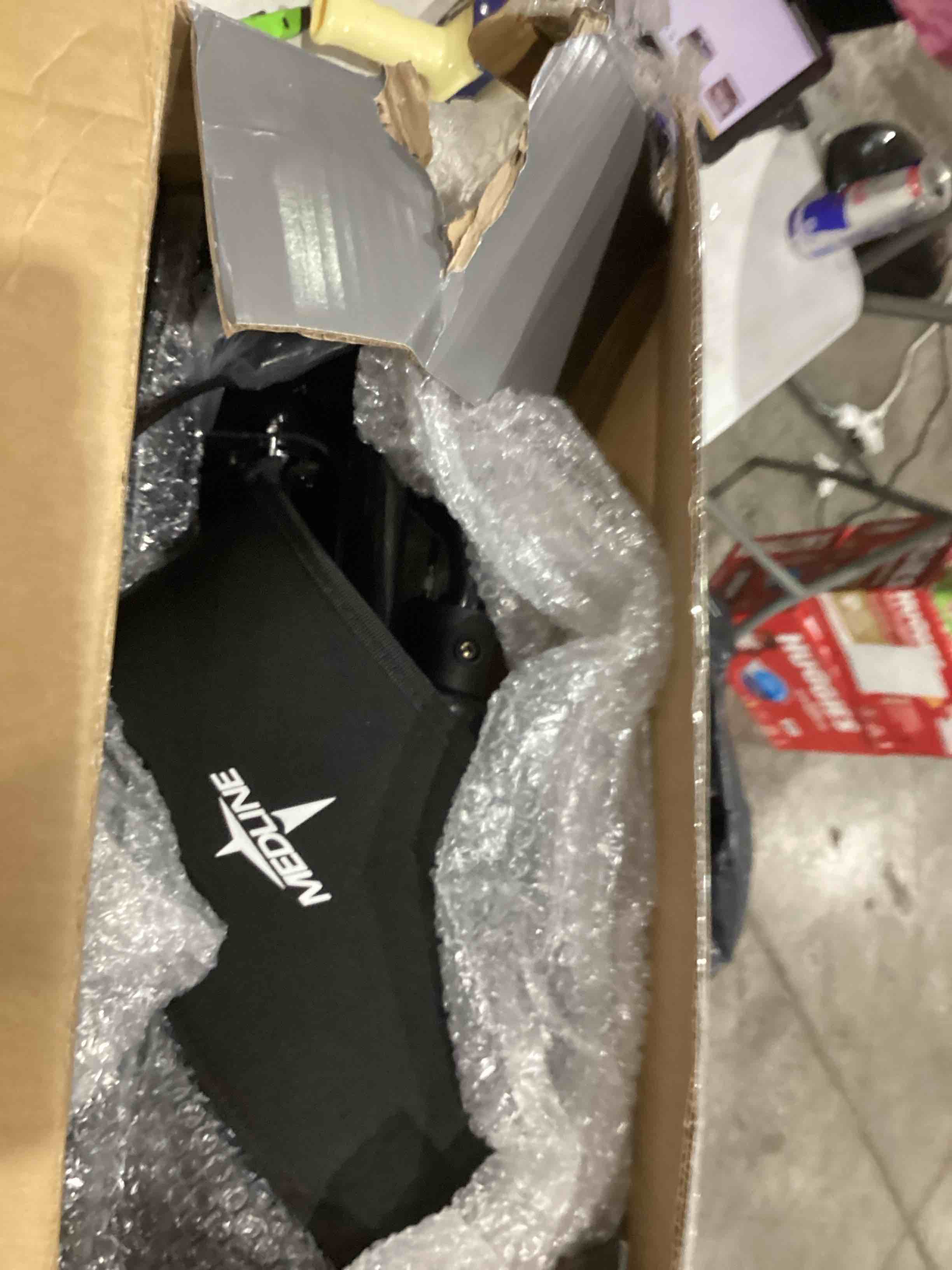 https://s3.amazonaws.com/lotting-images-prod/bidfta/PNK1924359_1746208689850.jpeg