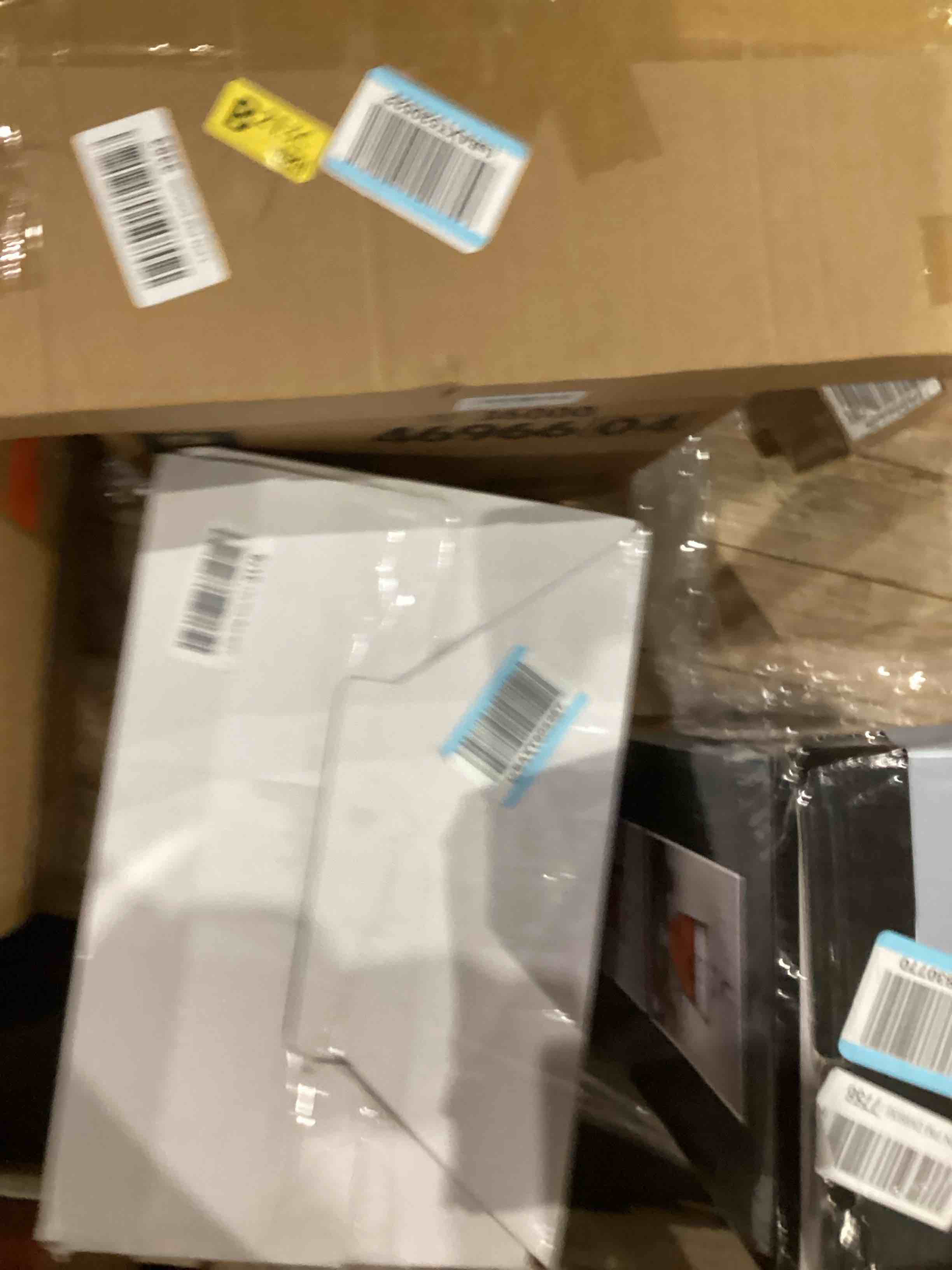 https://s3.amazonaws.com/lotting-images-prod/bidfta/PNK1925465_1746620874392.jpeg