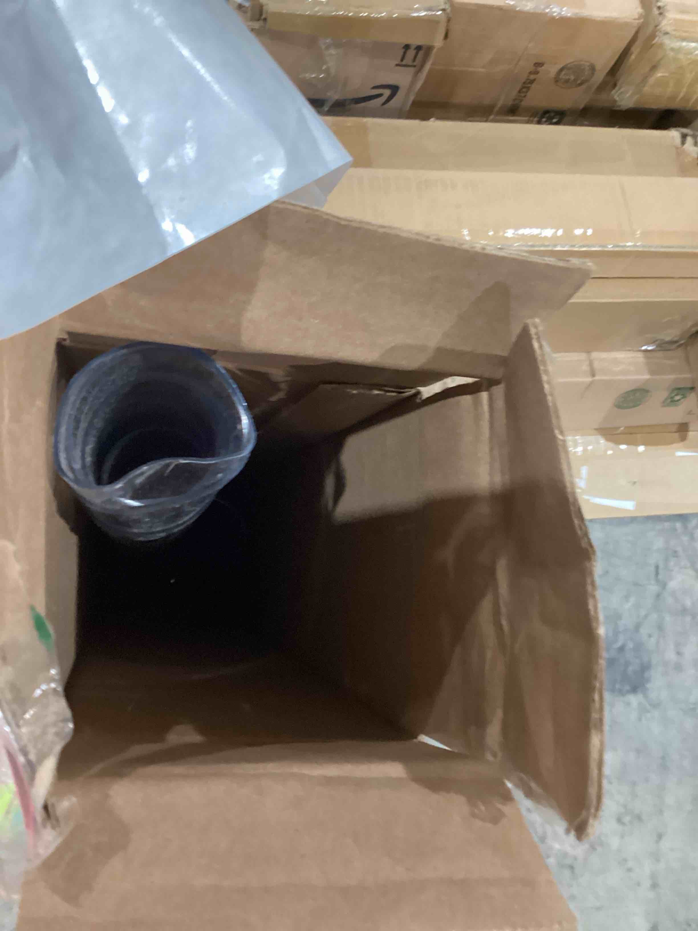 https://s3.amazonaws.com/lotting-images-prod/bidfta/PNK1926023_1746708582171.jpeg
