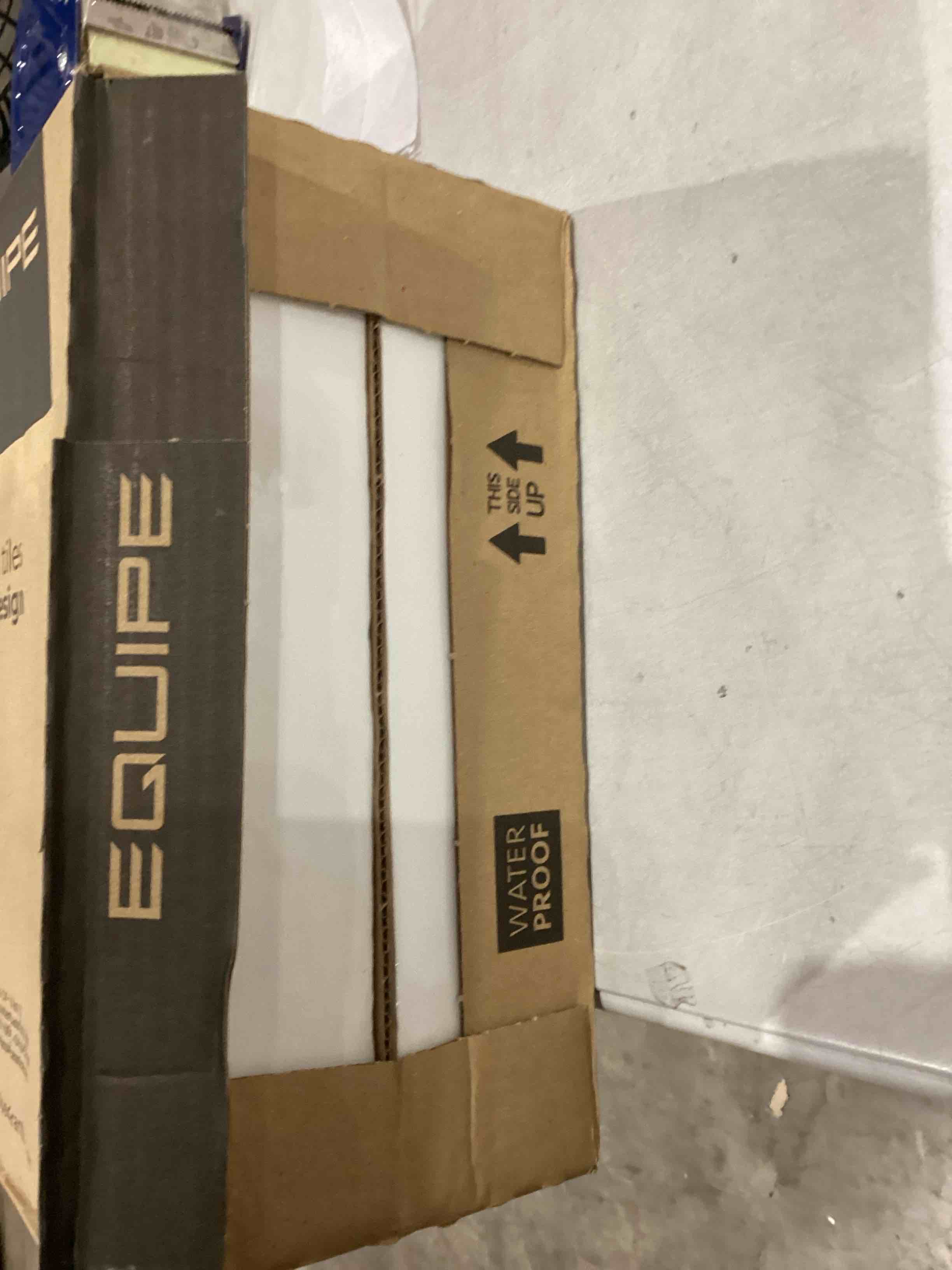 https://s3.amazonaws.com/lotting-images-prod/bidfta/PNK1926100_1746718054084.jpeg