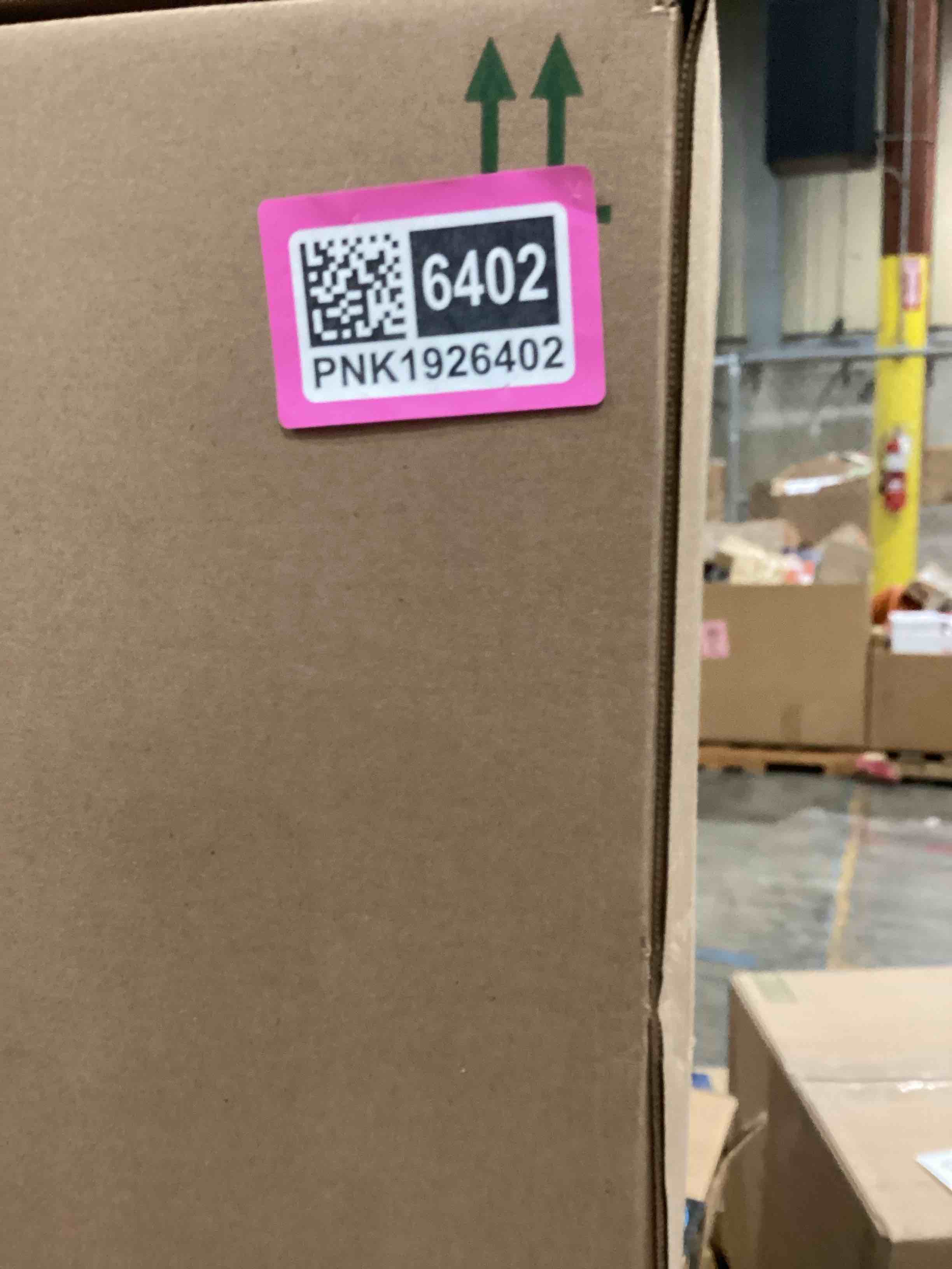 https://s3.amazonaws.com/lotting-images-prod/bidfta/PNK1926402_1746799485374.jpeg