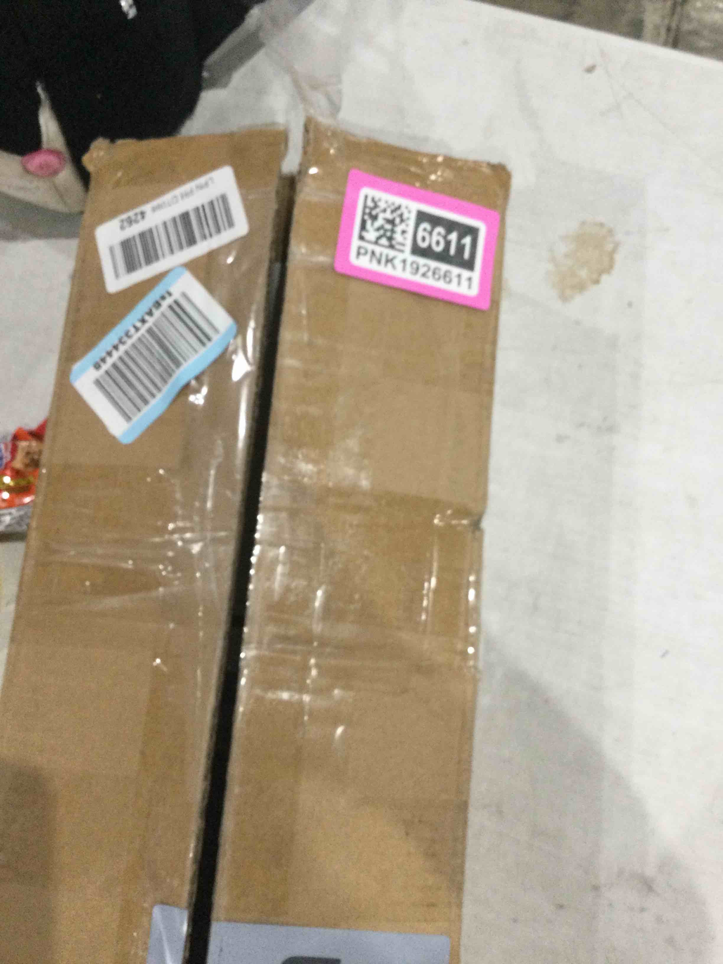 https://s3.amazonaws.com/lotting-images-prod/bidfta/PNK1926611_1747063249043.jpeg