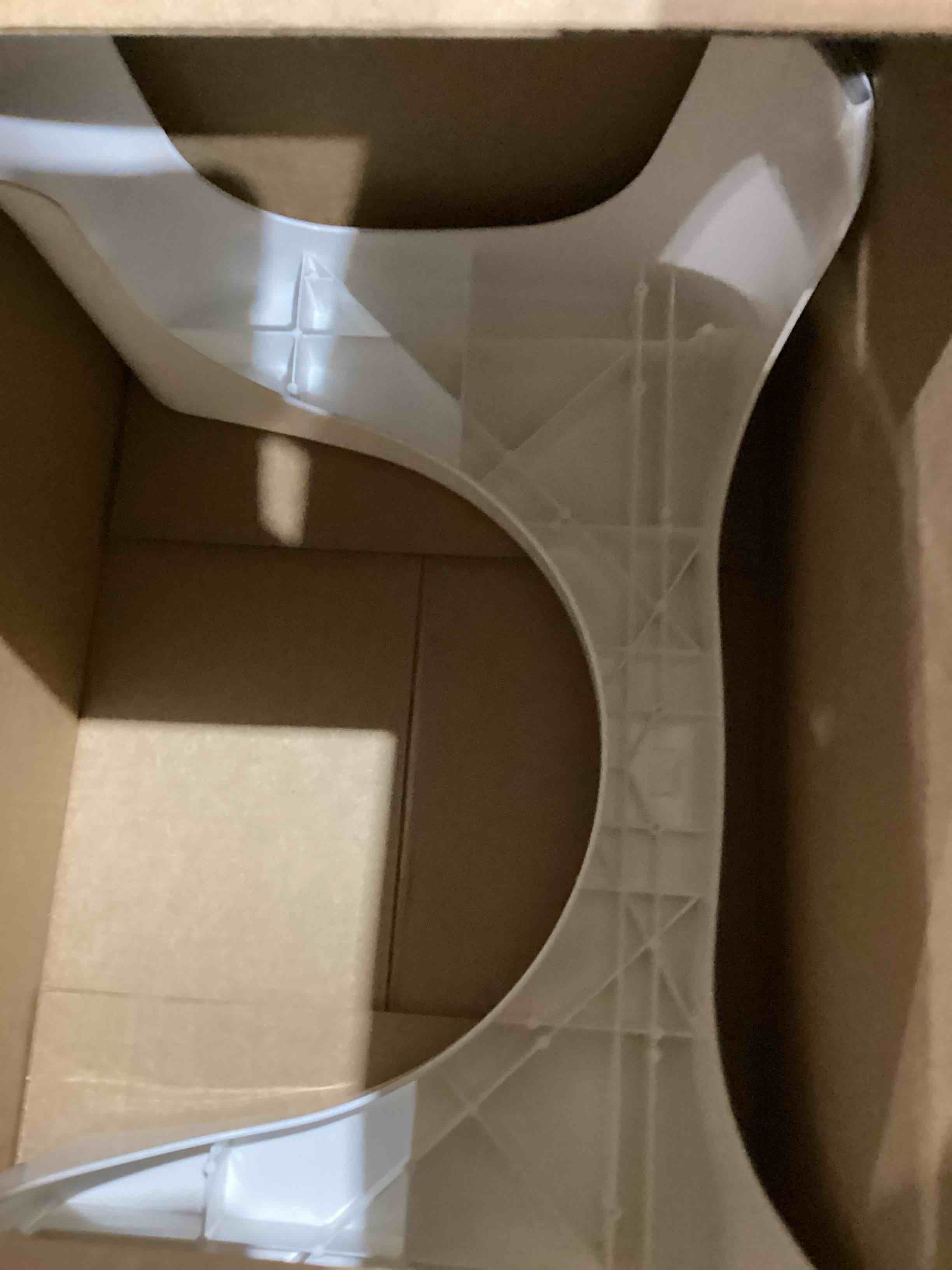 https://s3.amazonaws.com/lotting-images-prod/bidfta/PNK1926702_1747072745285.jpeg