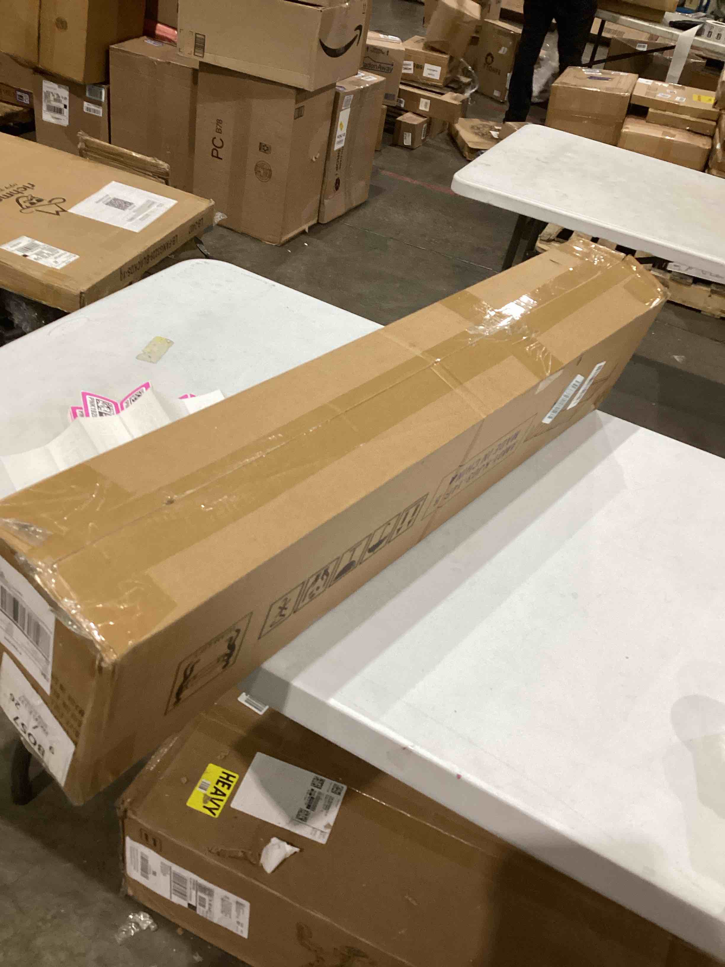 https://s3.amazonaws.com/lotting-images-prod/bidfta/PNK1929275_1748875128330.jpeg