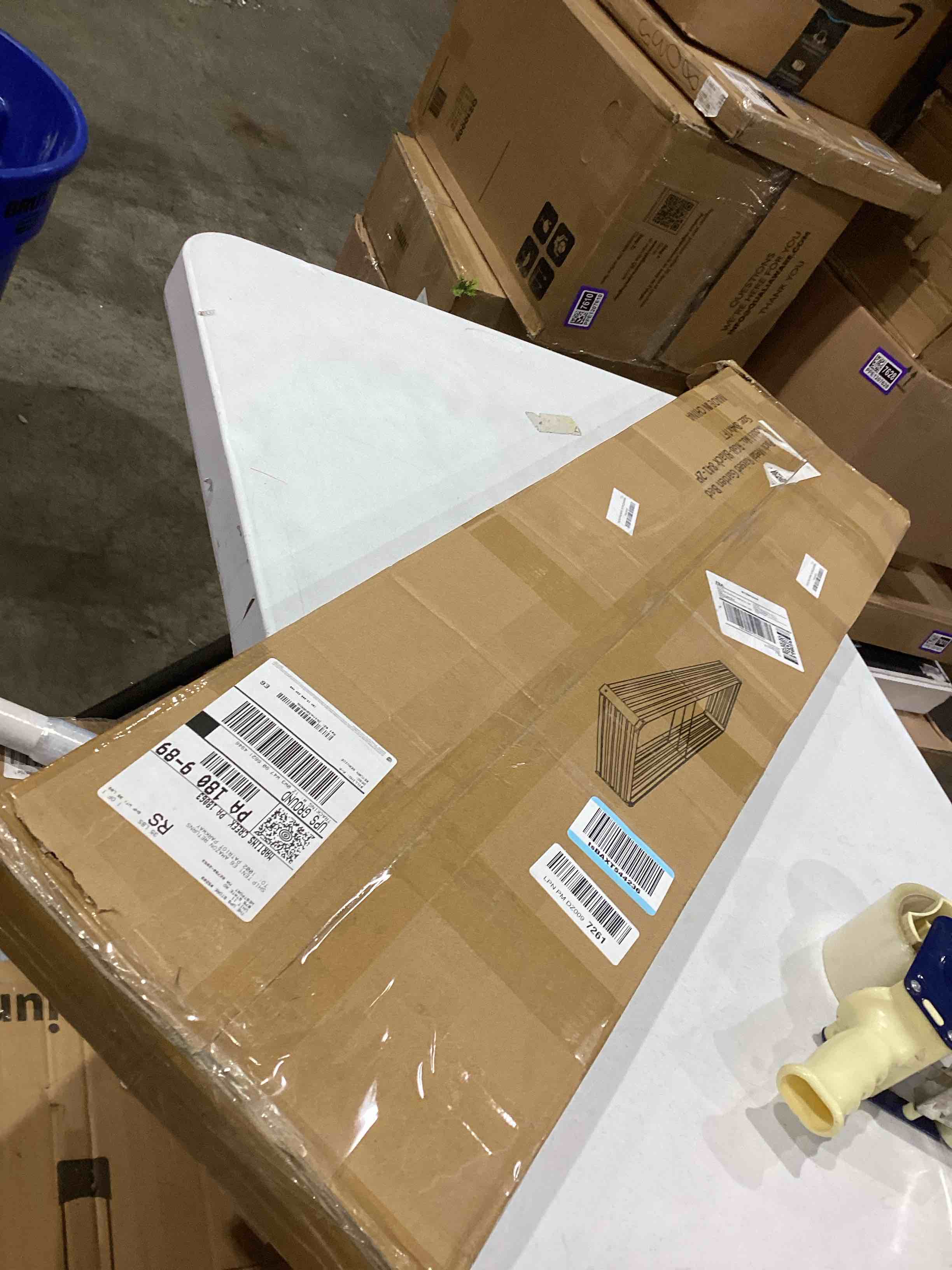 https://s3.amazonaws.com/lotting-images-prod/bidfta/PNK1929695_1749212088209.jpeg