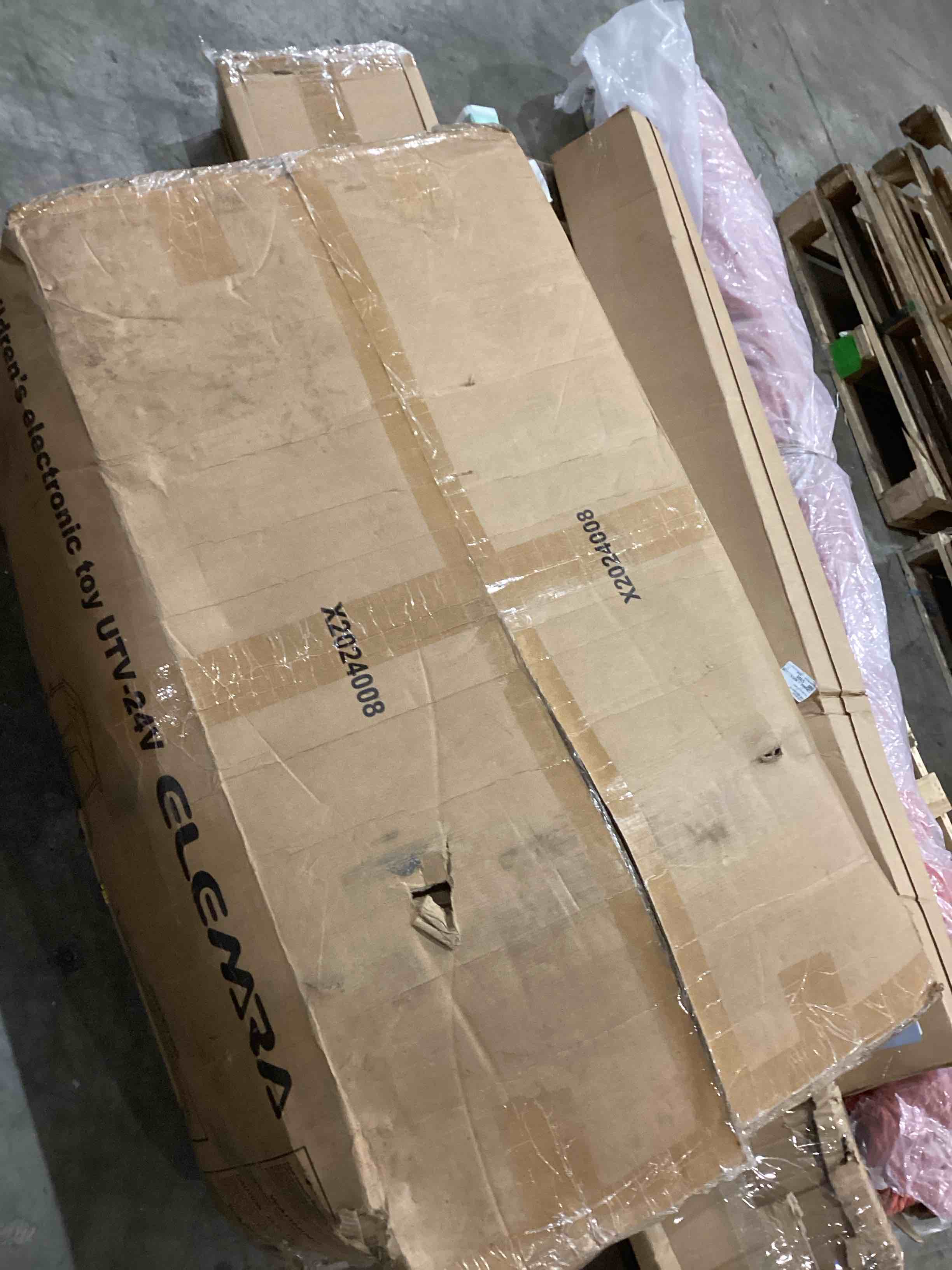 https://s3.amazonaws.com/lotting-images-prod/bidfta/PNK1929796_1749476658711.jpeg