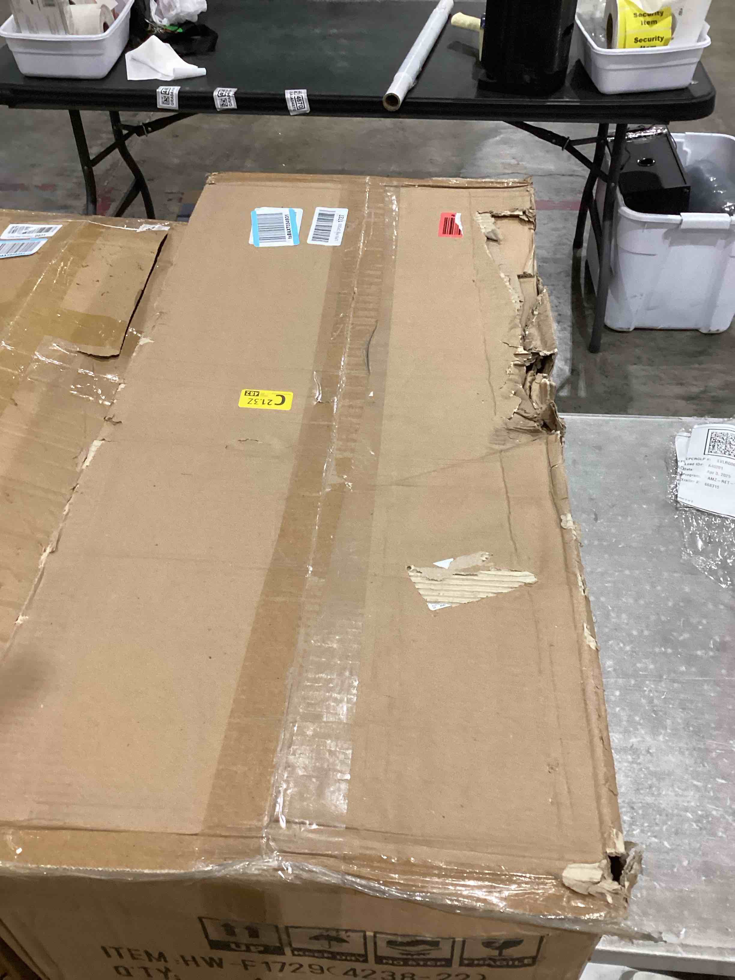 https://s3.amazonaws.com/lotting-images-prod/bidfta/PNK1931053_1744907946310.jpeg