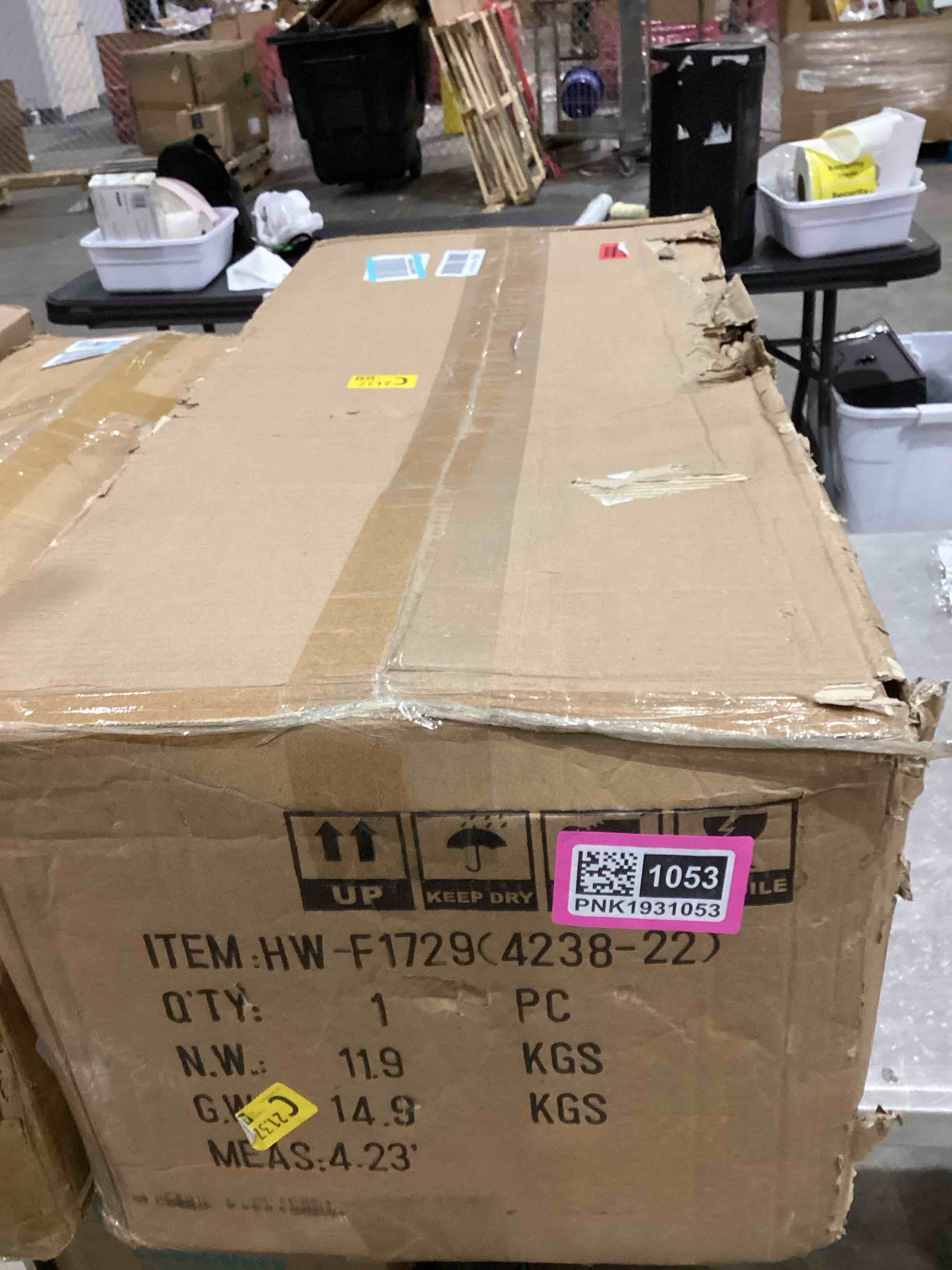 https://s3.amazonaws.com/lotting-images-prod/bidfta/PNK1931053_1744907993908.jpeg