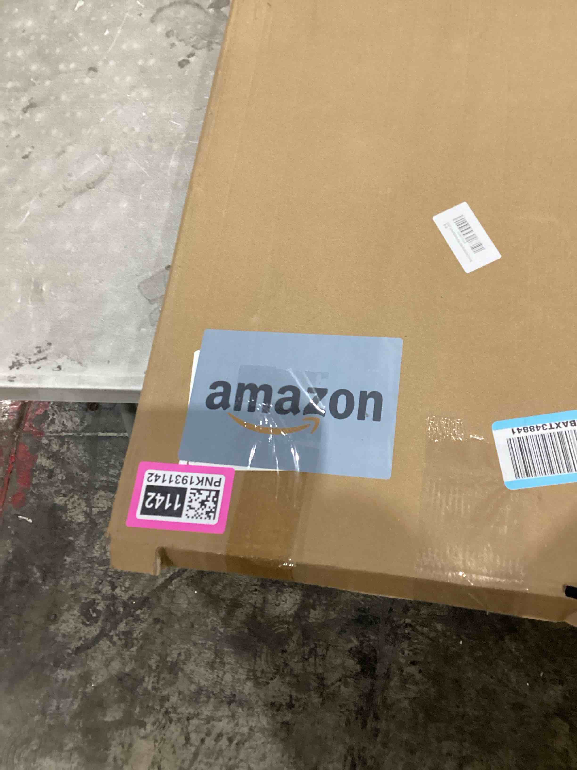 https://s3.amazonaws.com/lotting-images-prod/bidfta/PNK1931142_1744977548308.jpeg