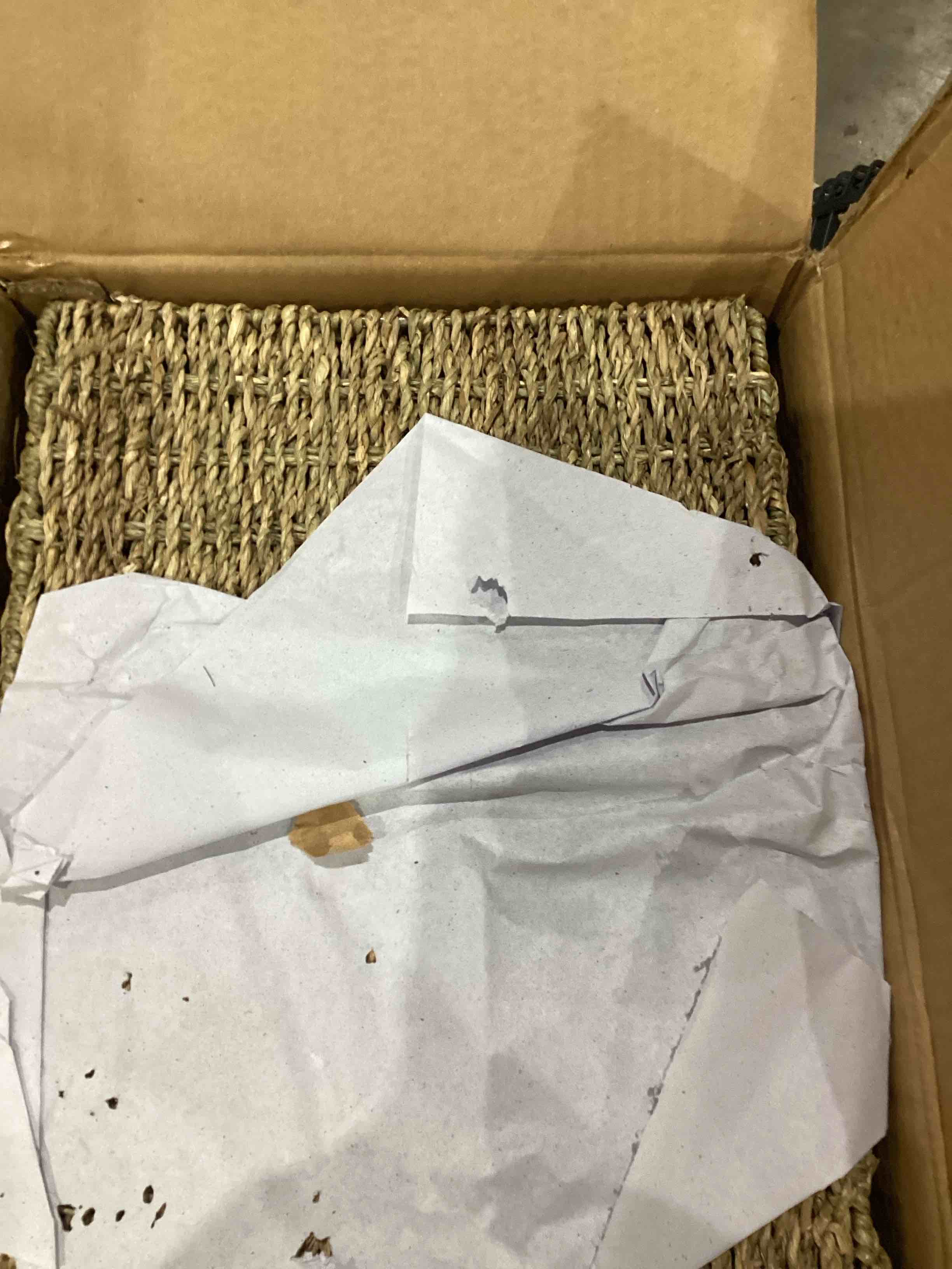 https://s3.amazonaws.com/lotting-images-prod/bidfta/PNK1932142_1753789841269.jpeg