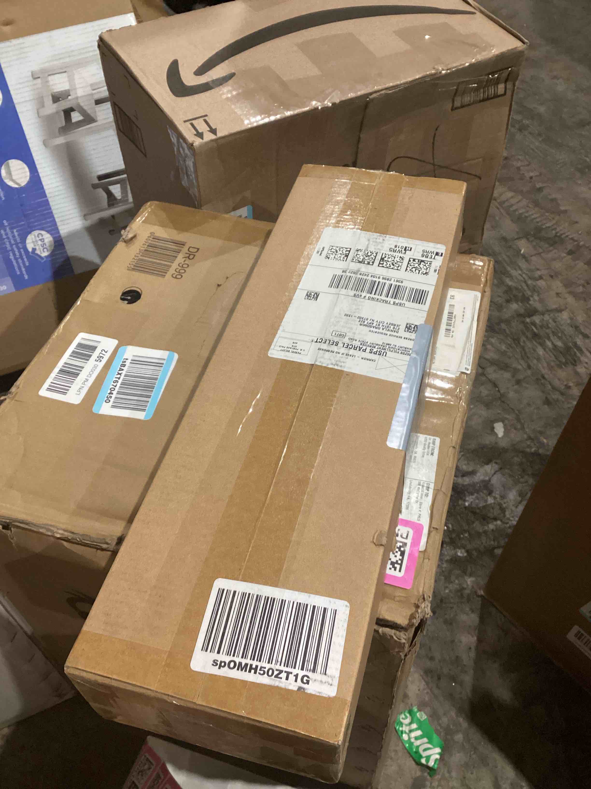 https://s3.amazonaws.com/lotting-images-prod/bidfta/PNK1933002_1740055286171.jpeg