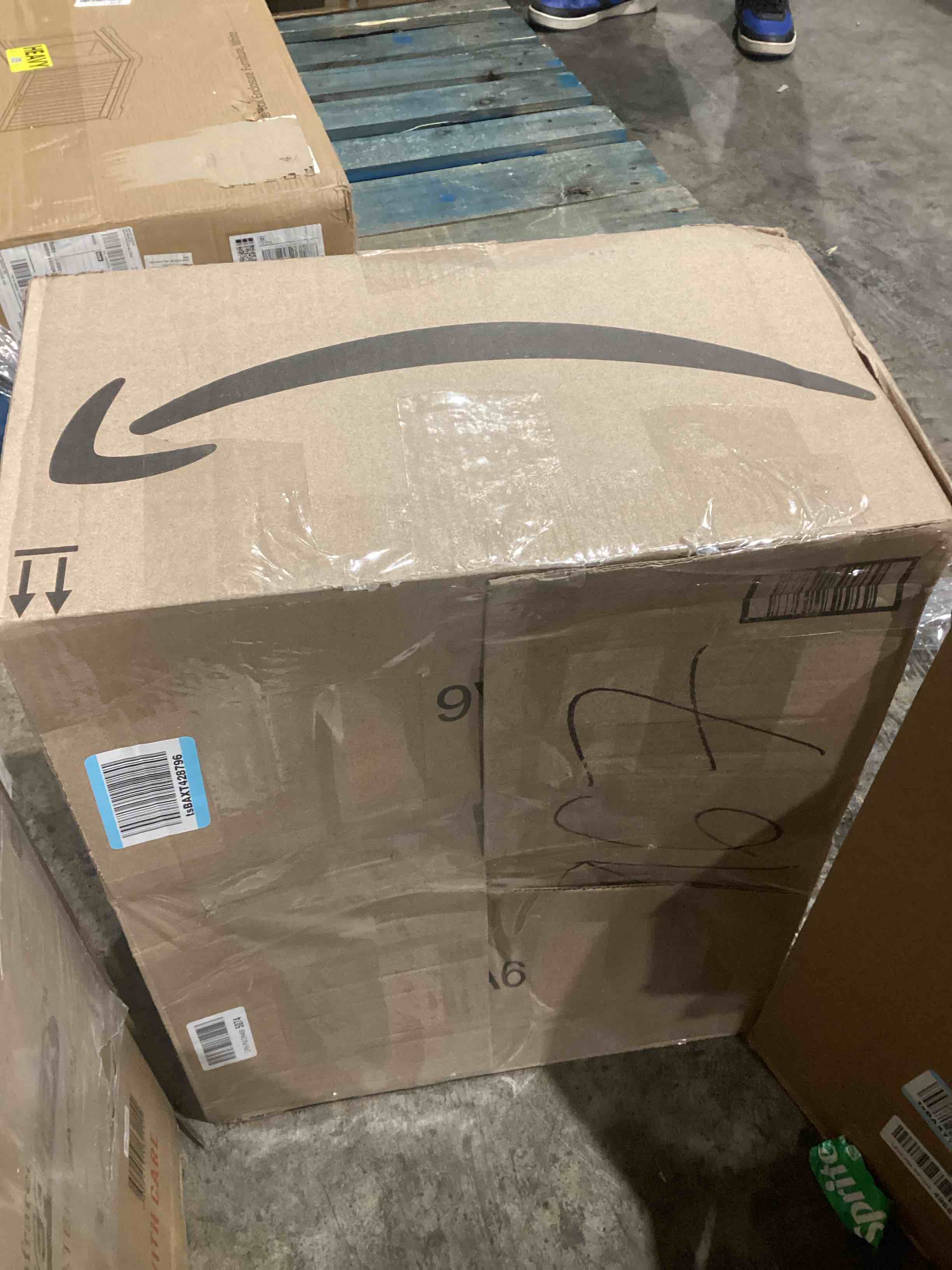 https://s3.amazonaws.com/lotting-images-prod/bidfta/PNK1933023_1740055475145.jpeg
