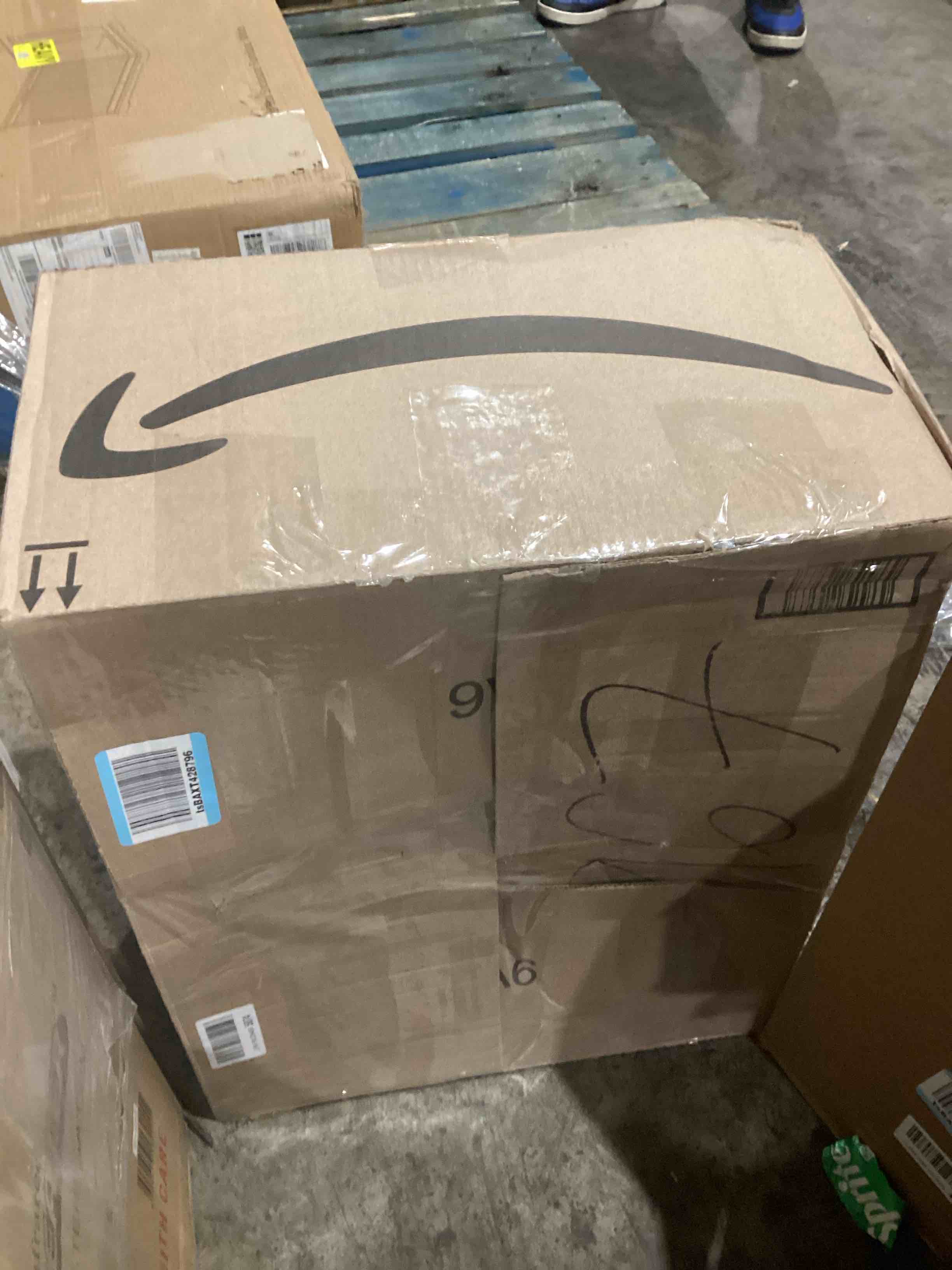 https://s3.amazonaws.com/lotting-images-prod/bidfta/PNK1933023_1740055475936.jpeg