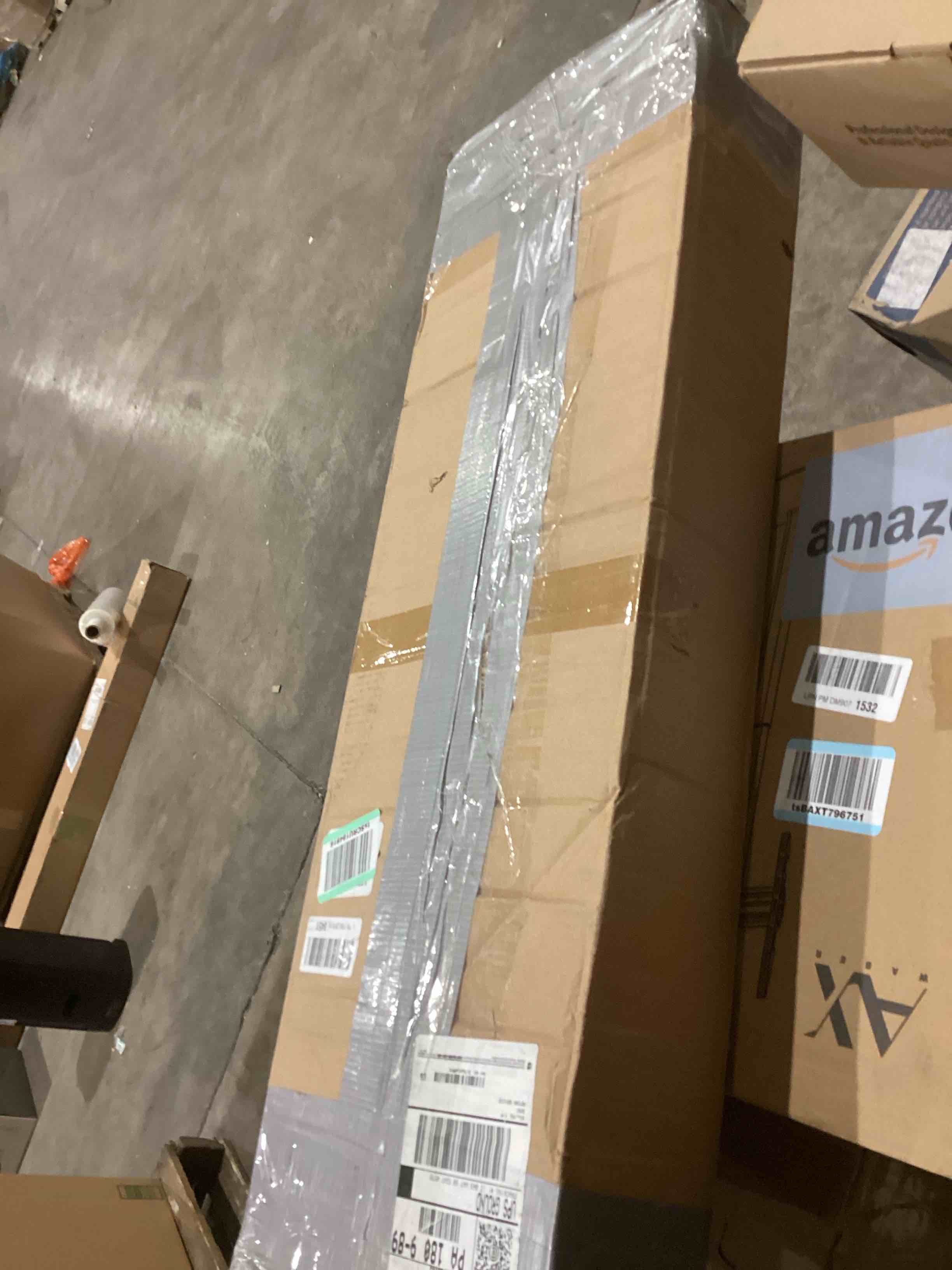 https://s3.amazonaws.com/lotting-images-prod/bidfta/PNK1933123_1740055284030.jpeg