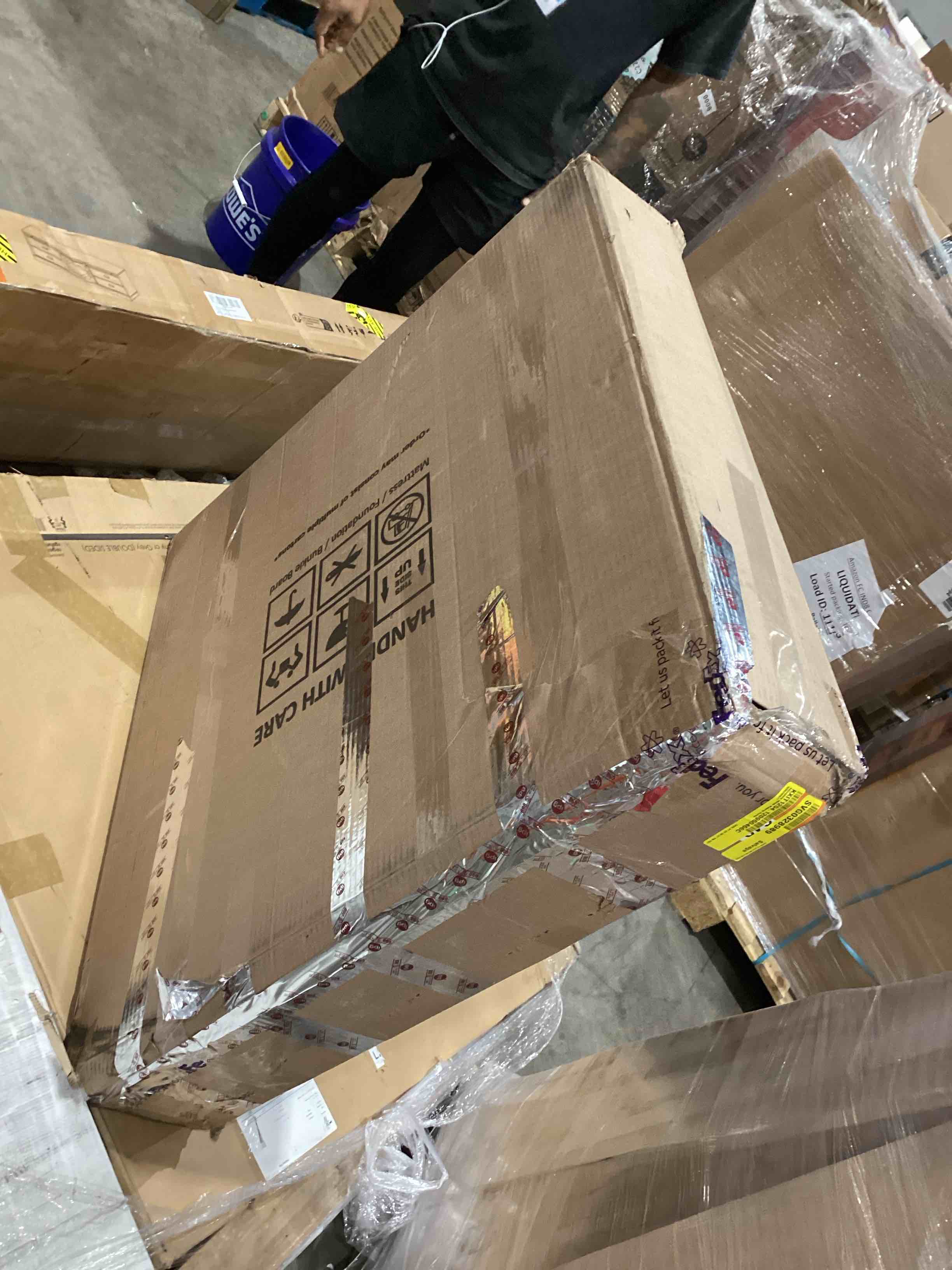 adjustable white make up vanity 