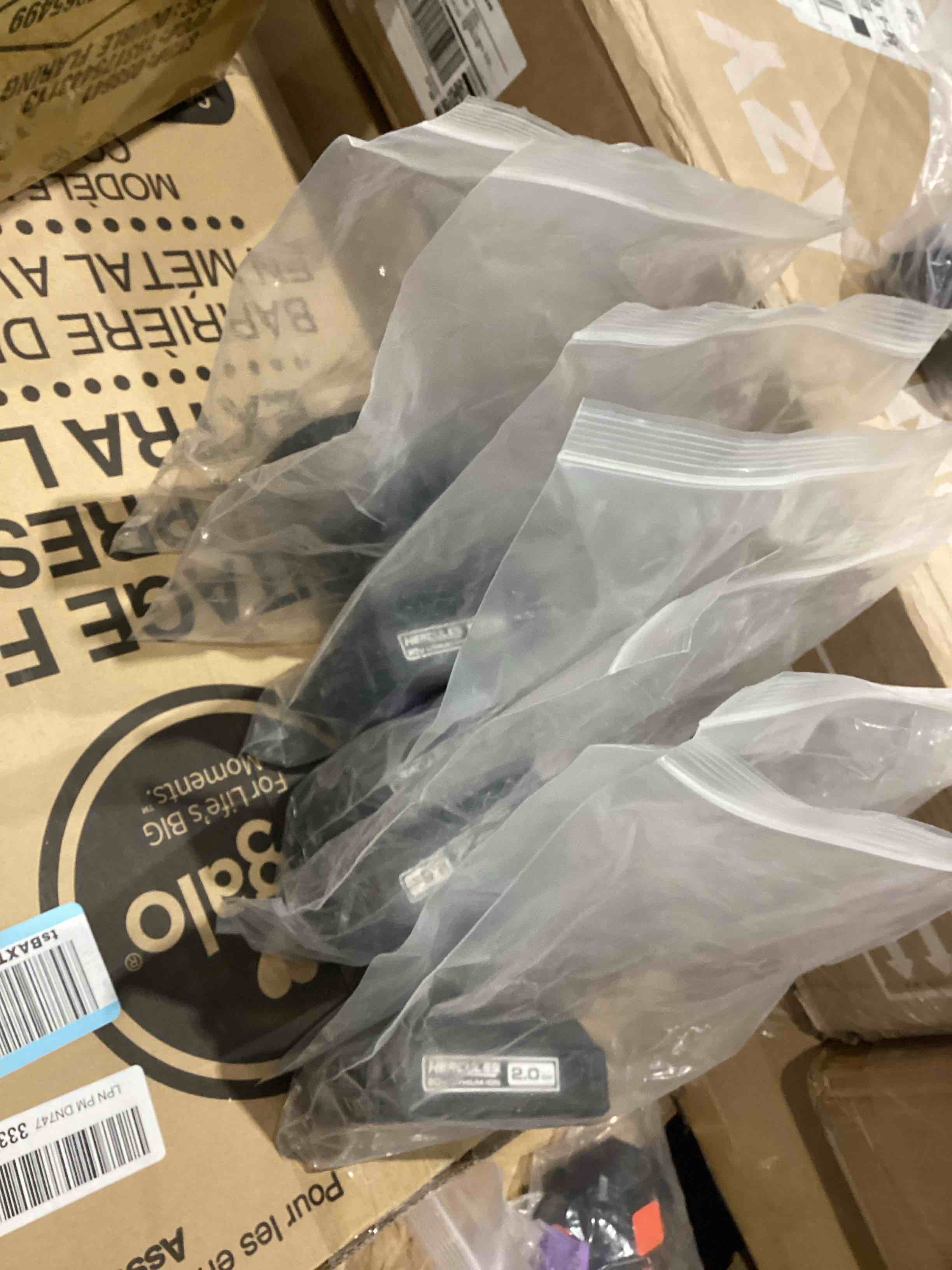 https://s3.amazonaws.com/lotting-images-prod/bidfta/PNK1934485_1740497926286.jpeg