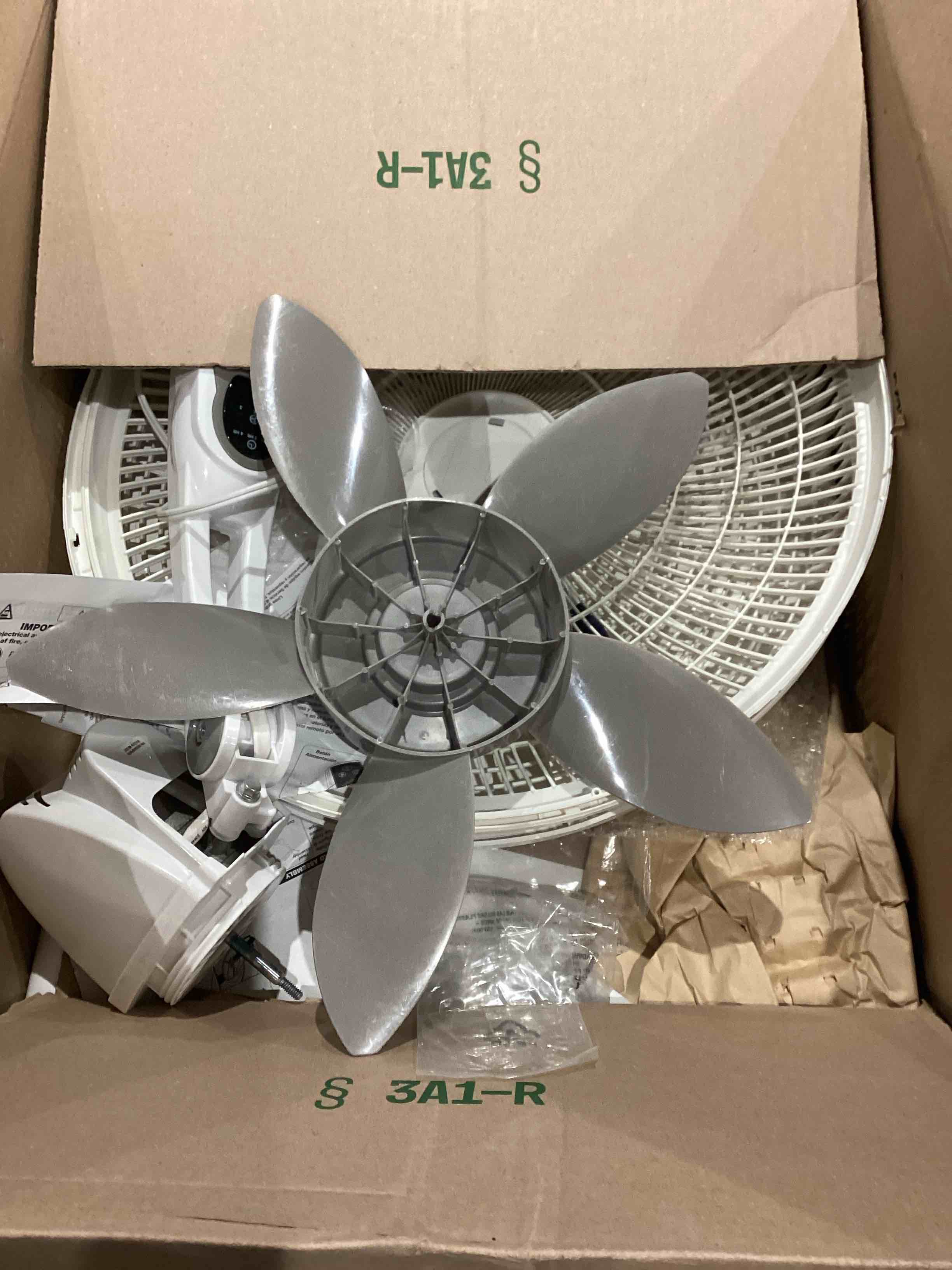https://s3.amazonaws.com/lotting-images-prod/bidfta/PNK1934939_1741004048479.jpeg