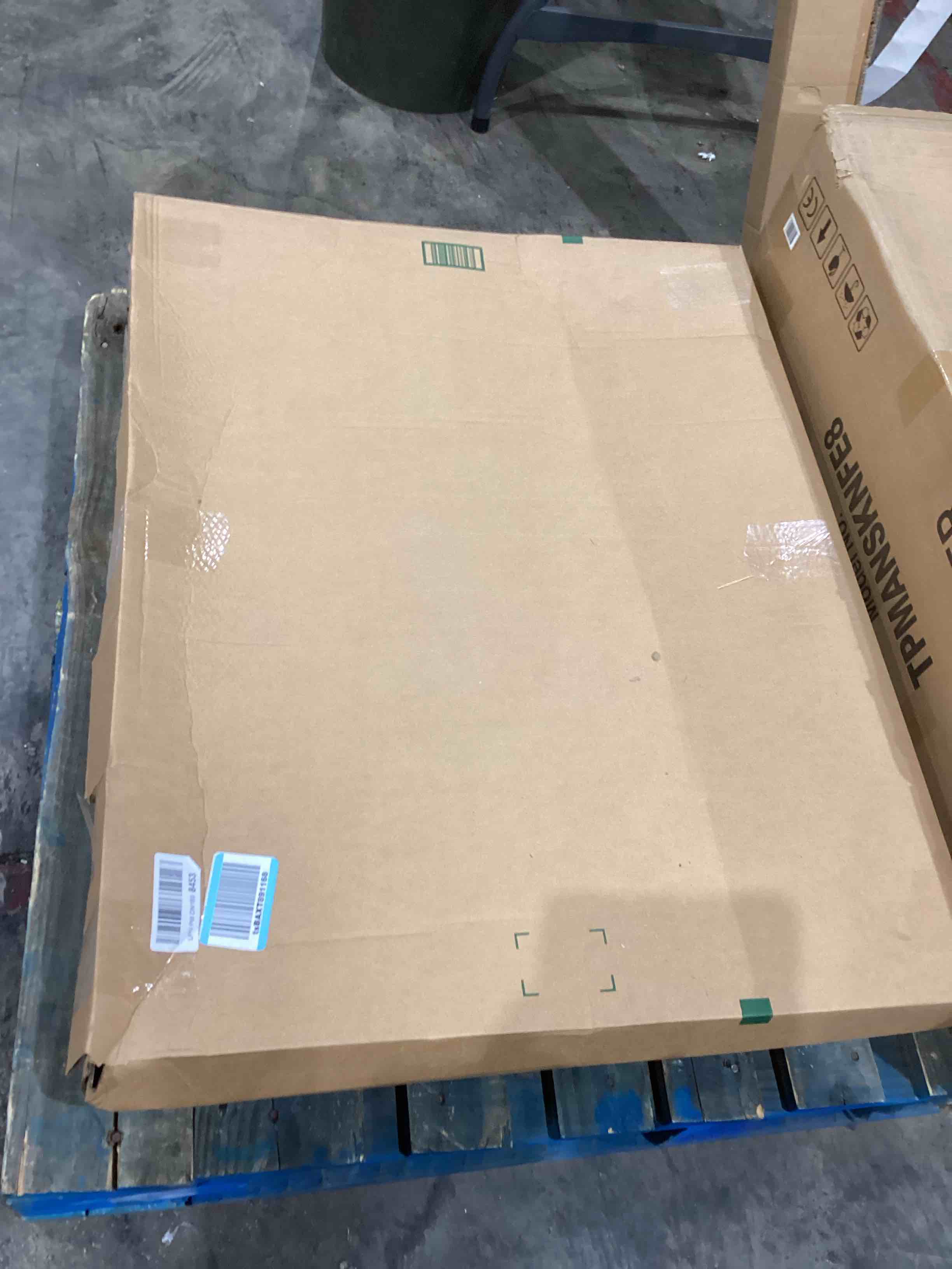 https://s3.amazonaws.com/lotting-images-prod/bidfta/PNK1934981_1741010059560.jpeg