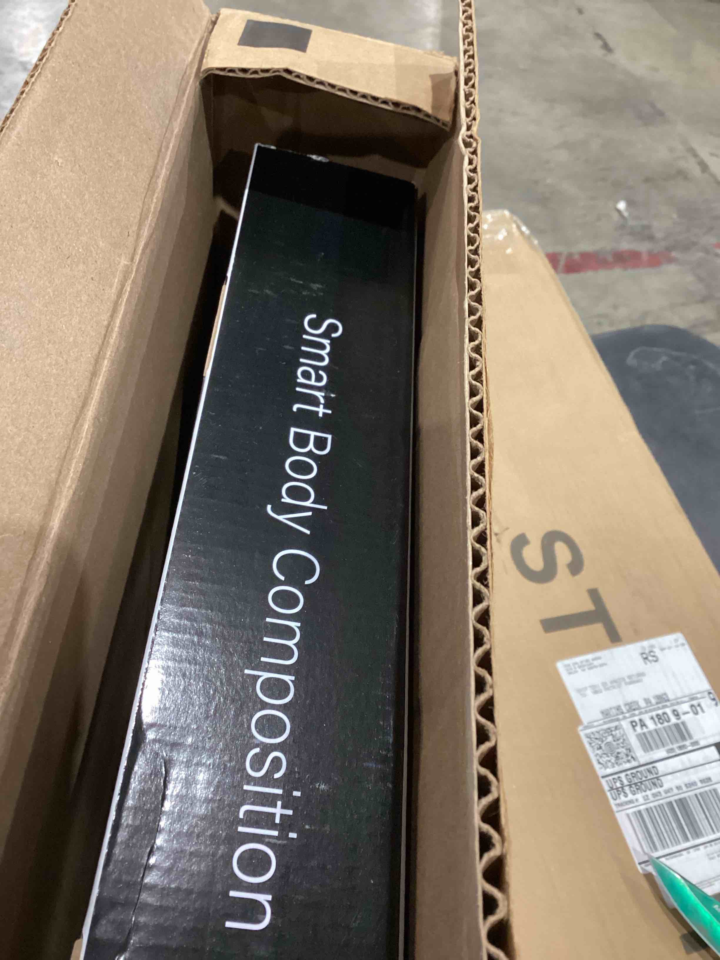 https://s3.amazonaws.com/lotting-images-prod/bidfta/PNK1935003_1741014071732.jpeg