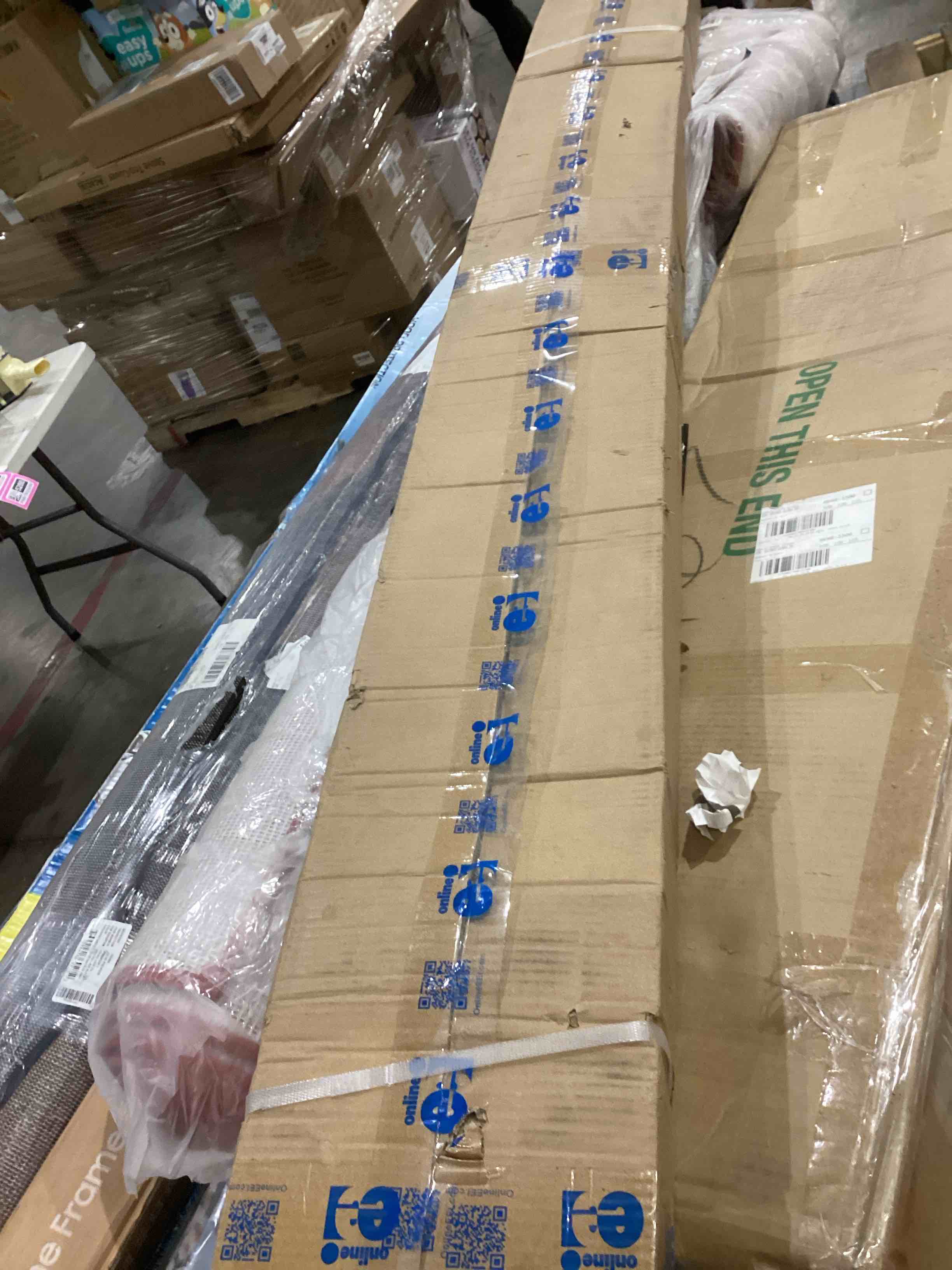 https://s3.amazonaws.com/lotting-images-prod/bidfta/PNK1935268_1741101284917.jpeg
