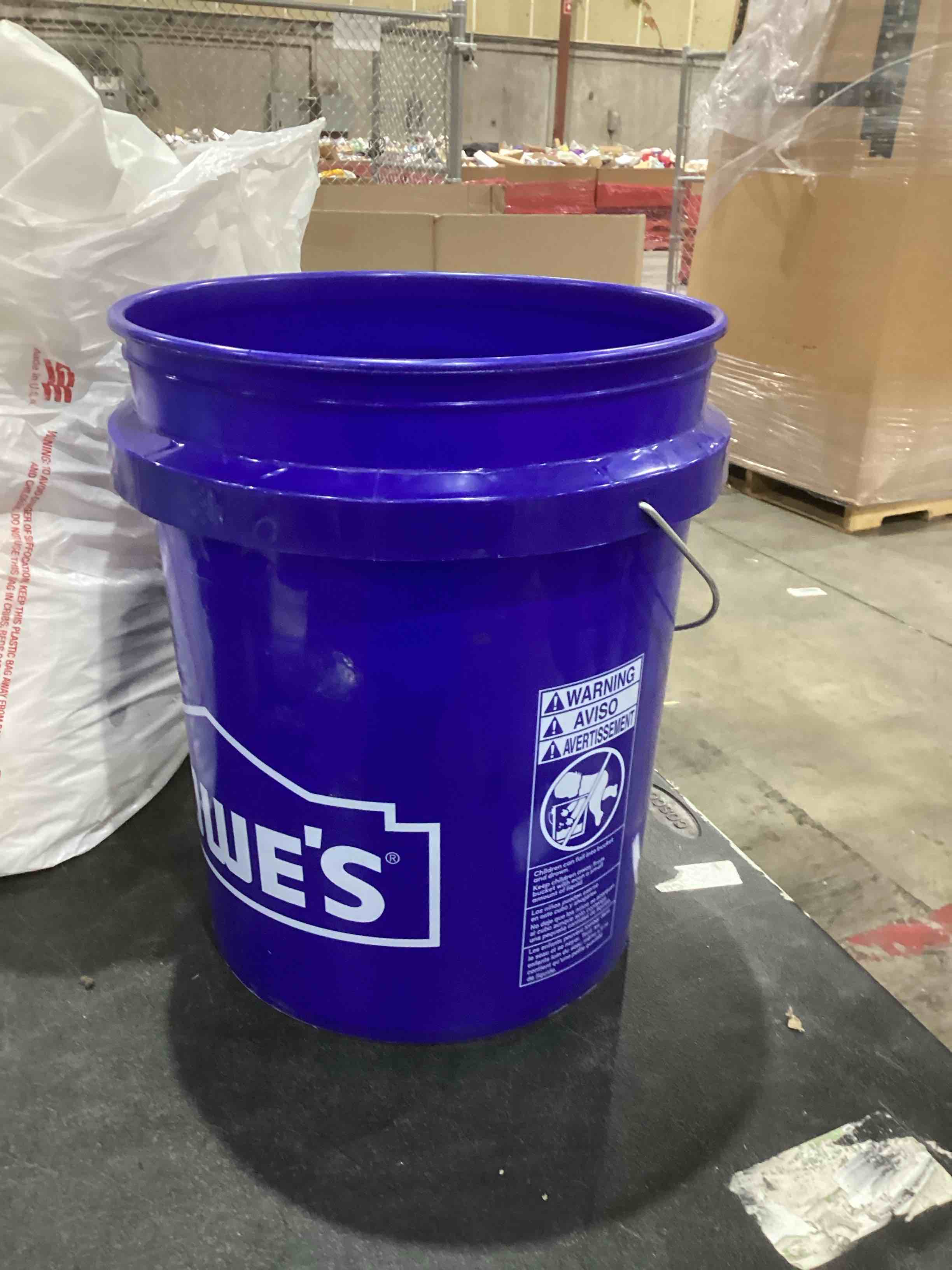 Lowe’s 5 gallon plastic bucket