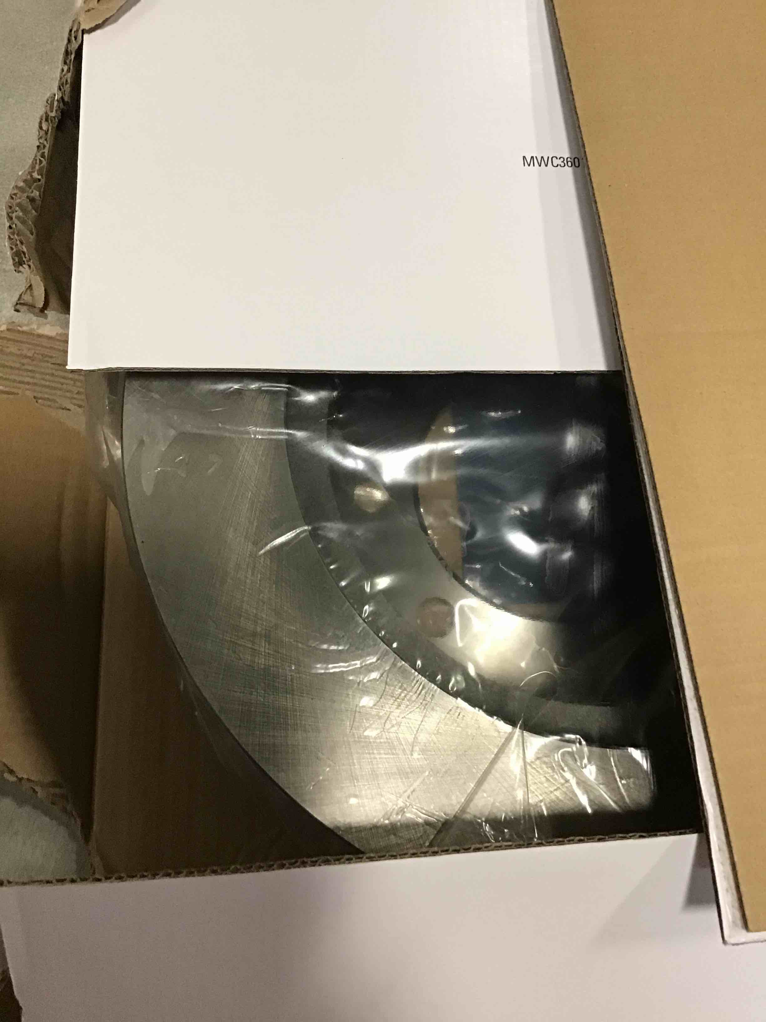 https://s3.amazonaws.com/lotting-images-prod/bidfta/PNK1962075_1744056558631.jpeg