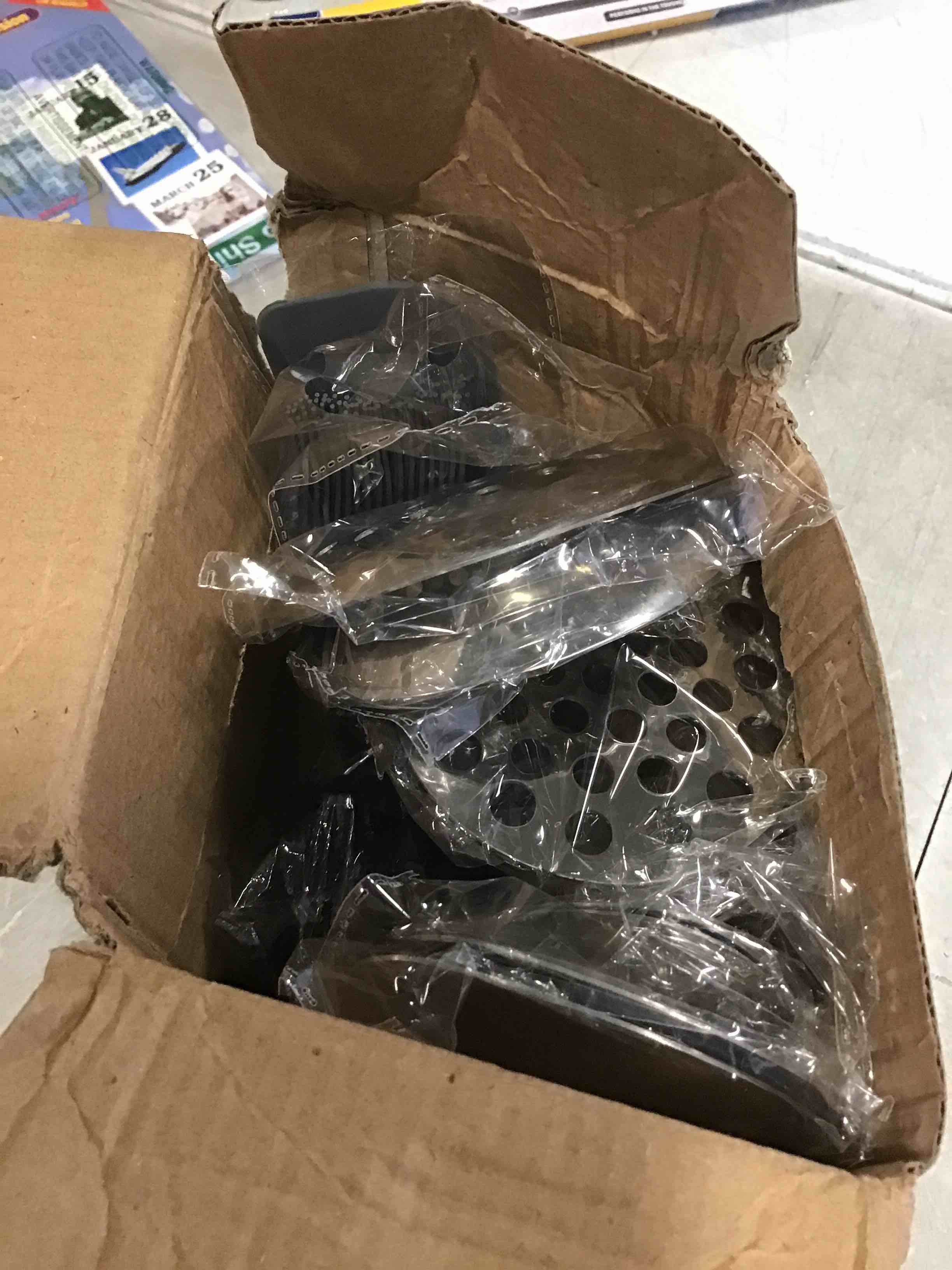 https://s3.amazonaws.com/lotting-images-prod/bidfta/PNK1962223_1744132810865.jpeg