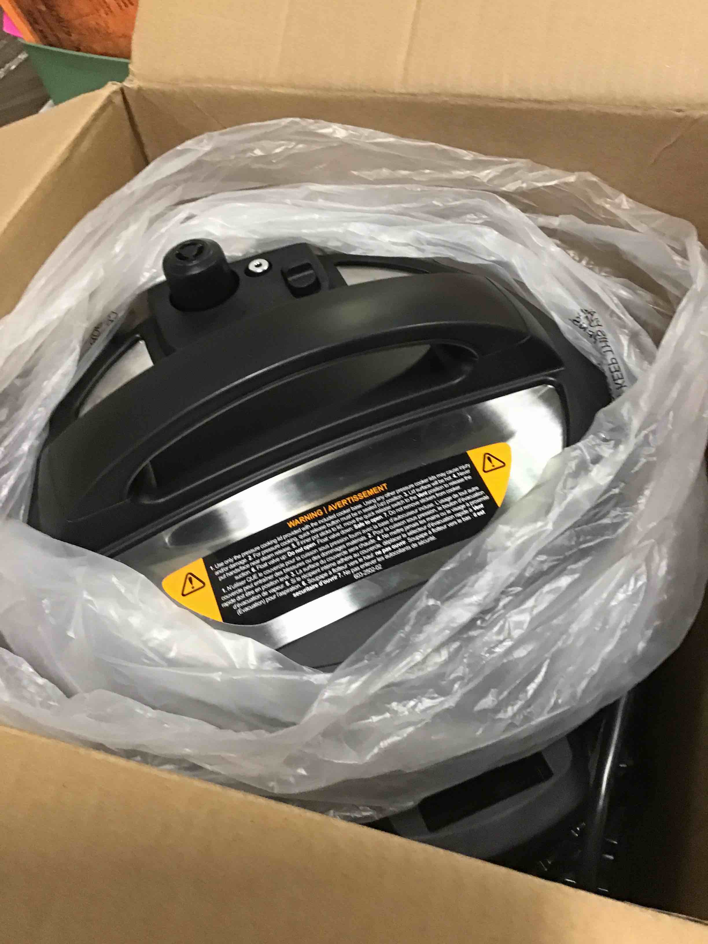 https://s3.amazonaws.com/lotting-images-prod/bidfta/PNK1962385_1744209653990.jpeg