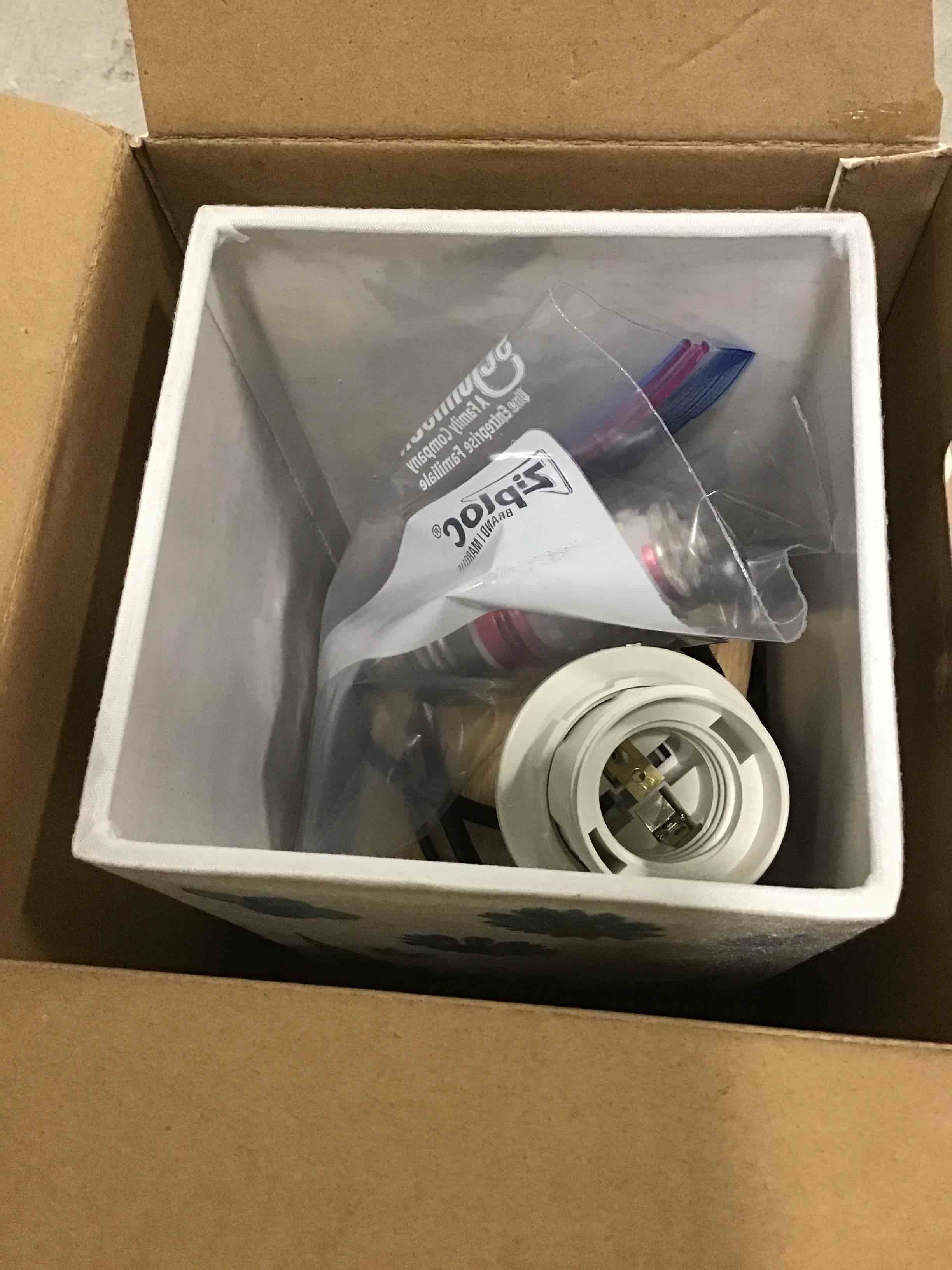 https://s3.amazonaws.com/lotting-images-prod/bidfta/PNK1962430_1744222827195.jpeg