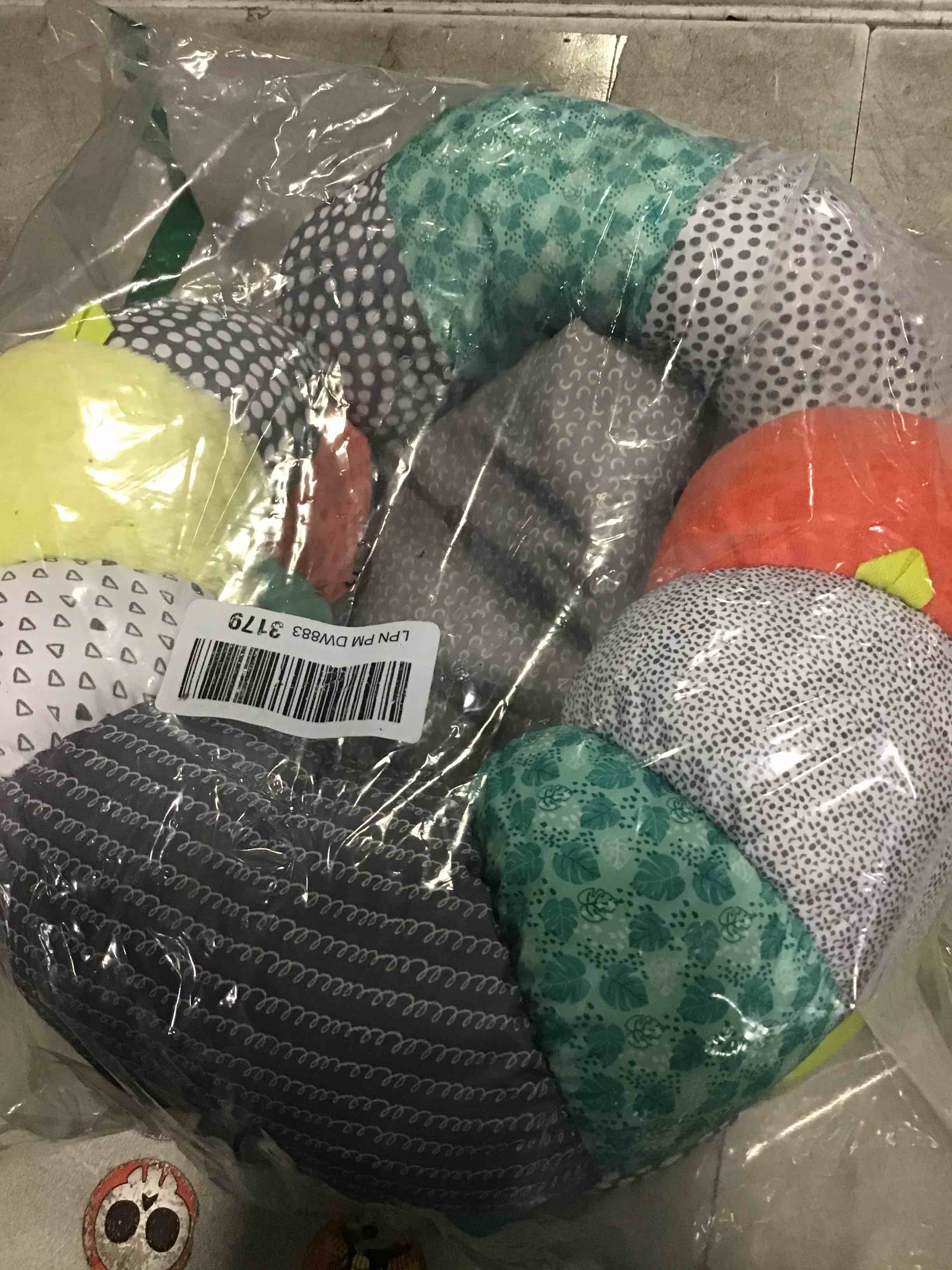 https://s3.amazonaws.com/lotting-images-prod/bidfta/PNK1962477_1744229212392.jpeg