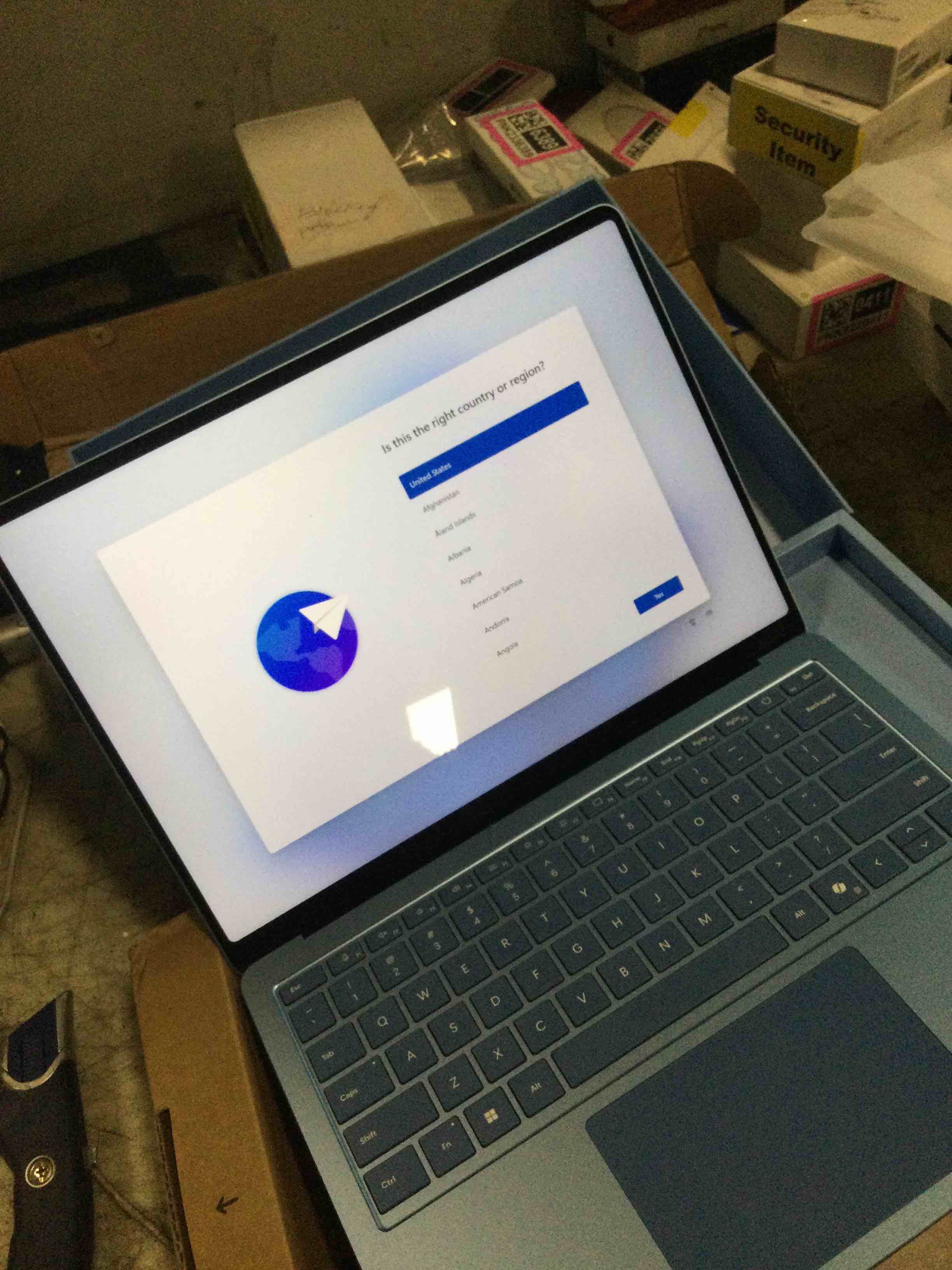 https://s3.amazonaws.com/lotting-images-prod/bidfta/PNK1963853_1744910793725.jpeg