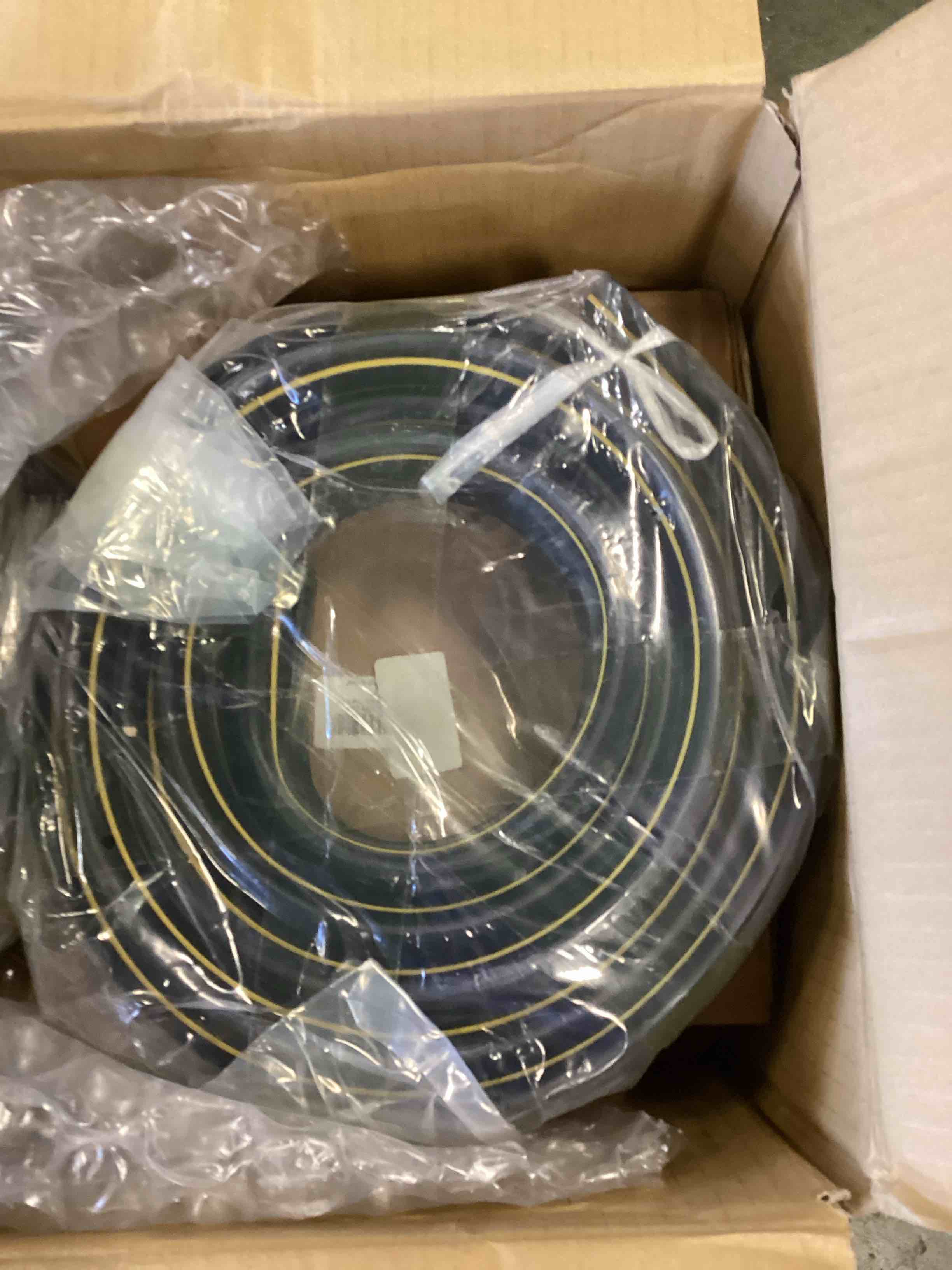 https://s3.amazonaws.com/lotting-images-prod/bidfta/PNK1965762_1746815931823.jpeg
