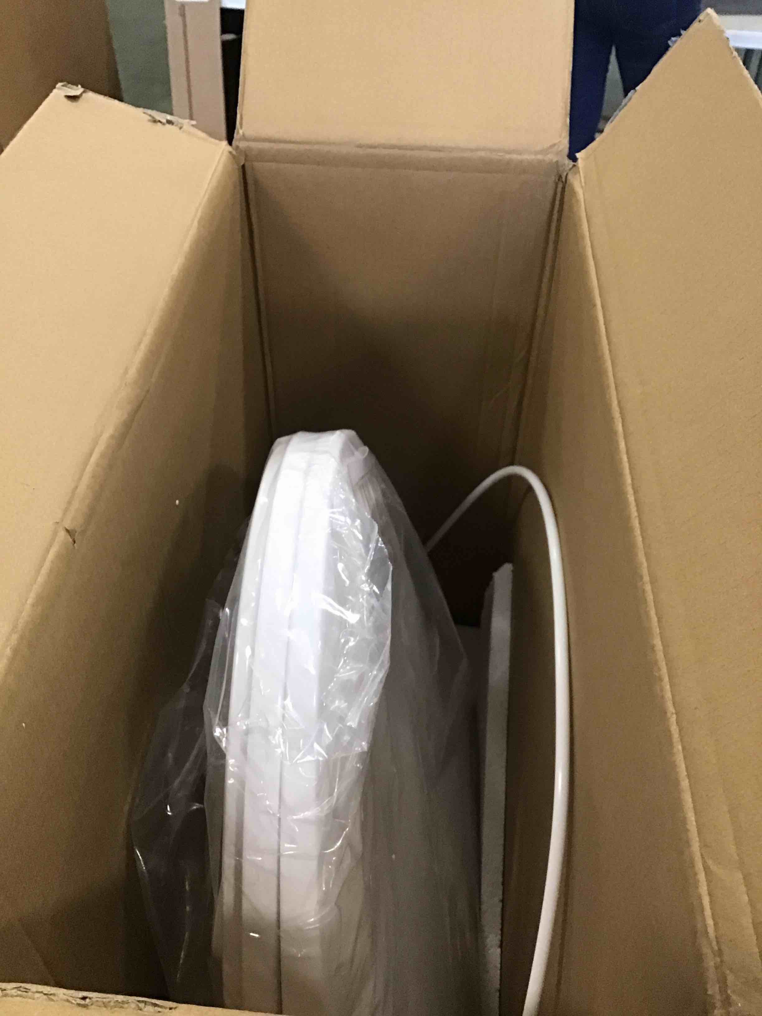 https://s3.amazonaws.com/lotting-images-prod/bidfta/PNK1966809_1742492970036.jpeg