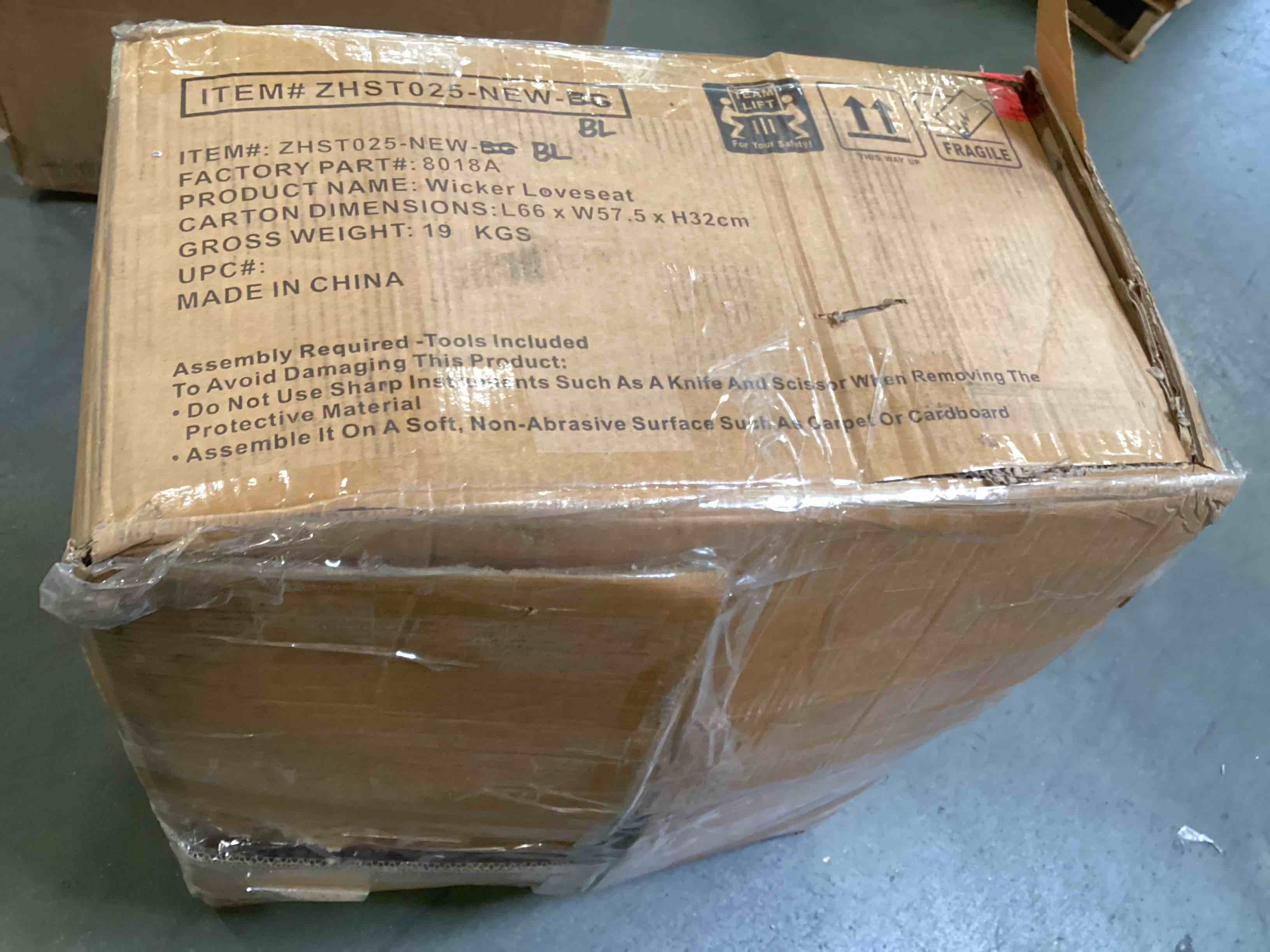 https://s3.amazonaws.com/lotting-images-prod/bidfta/PNK1967230_1743008403049.jpeg