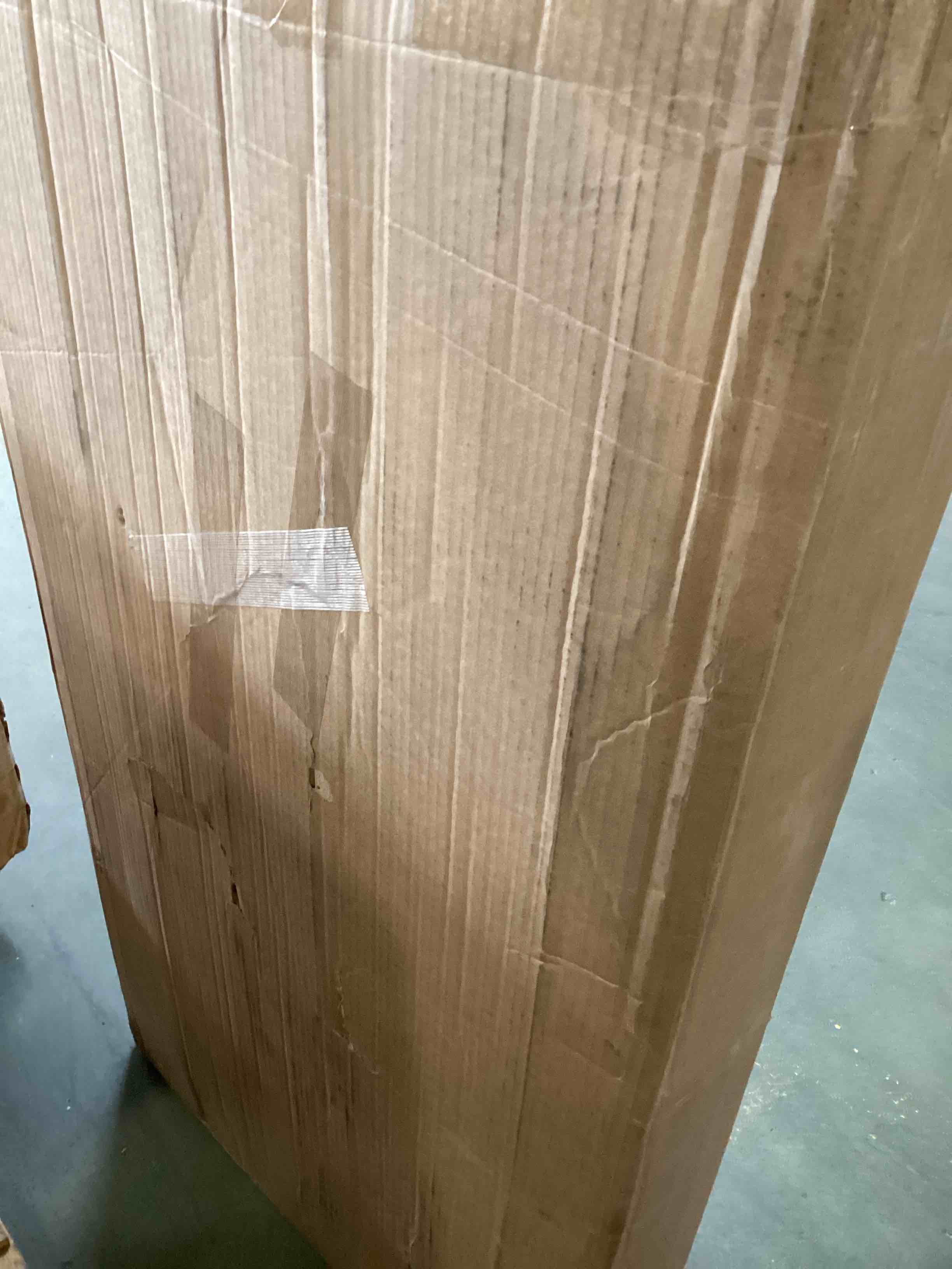 https://s3.amazonaws.com/lotting-images-prod/bidfta/PNK1967247_1742999568078.jpeg