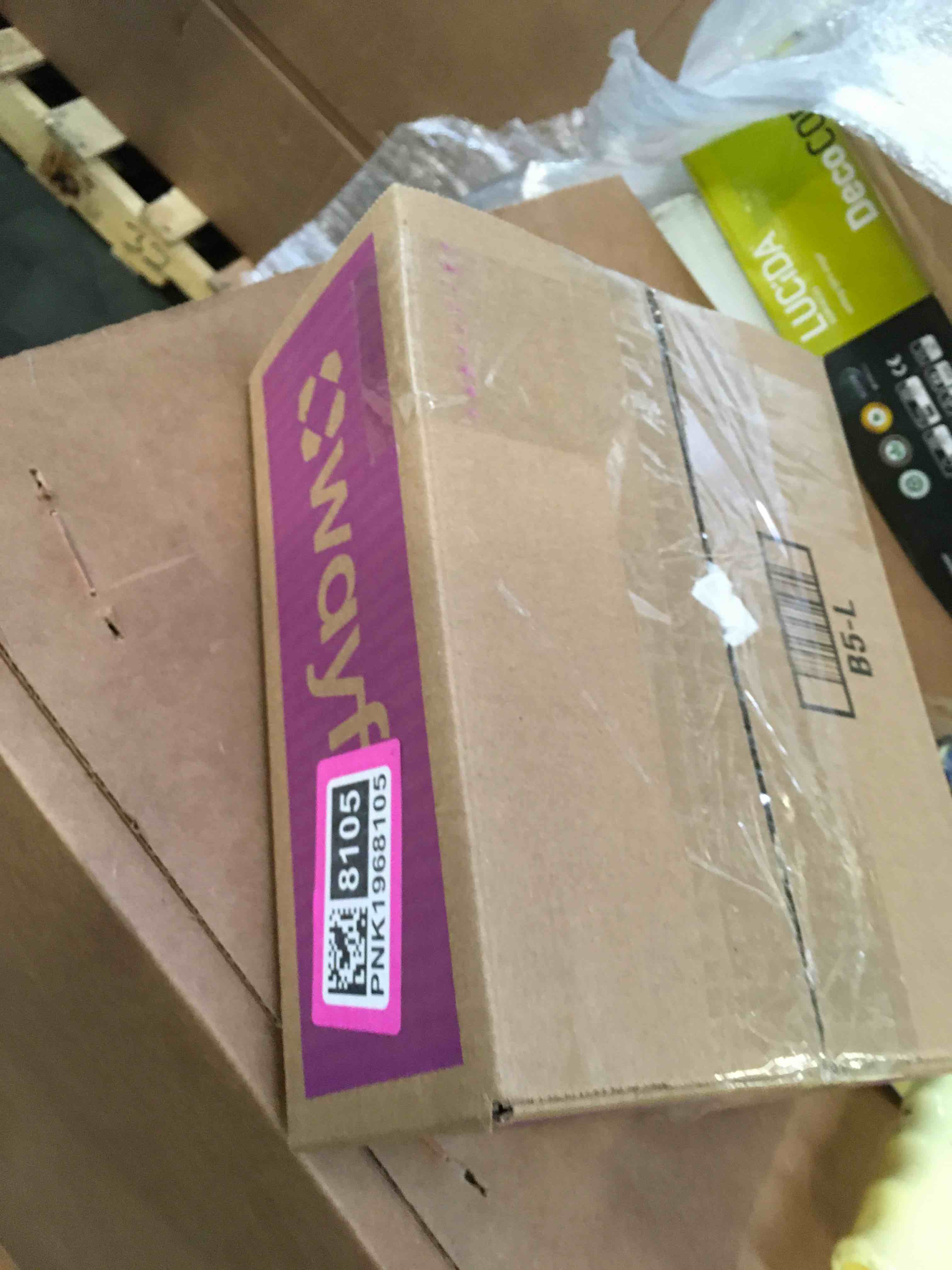 https://s3.amazonaws.com/lotting-images-prod/bidfta/PNK1968105_1743513785680.jpeg