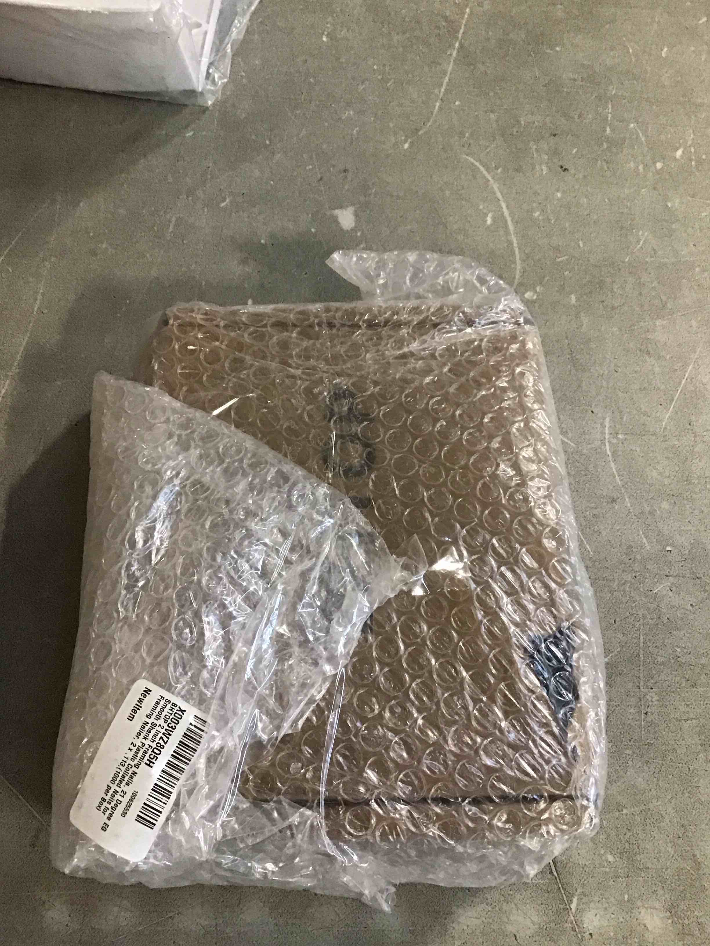 https://s3.amazonaws.com/lotting-images-prod/bidfta/PNK1969081_1741609149599.jpeg