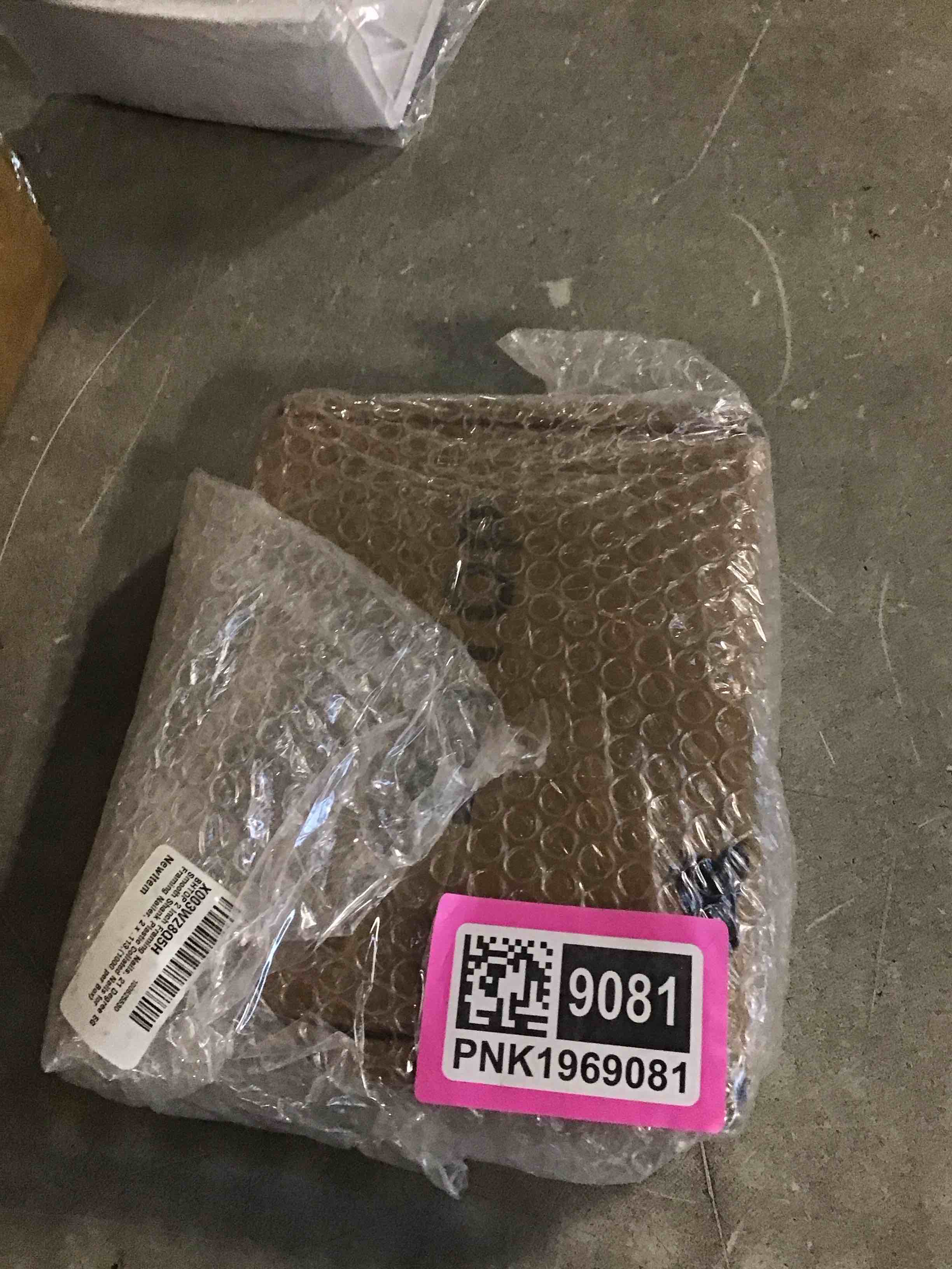 https://s3.amazonaws.com/lotting-images-prod/bidfta/PNK1969081_1741609165321.jpeg