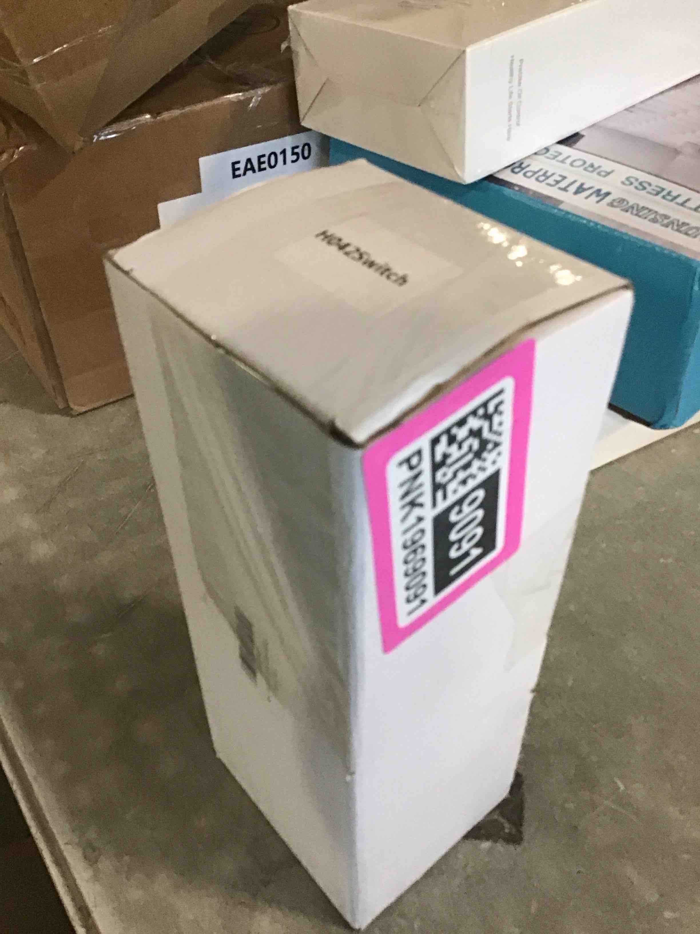 https://s3.amazonaws.com/lotting-images-prod/bidfta/PNK1969091_1741610078461.jpeg